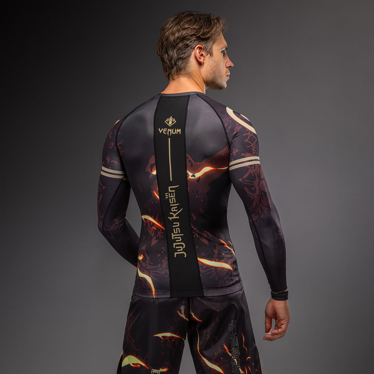 Jujutsu Kaisen x Venum Sukuna Rashguard met lange mouwen – Zwart/Lichtbeige