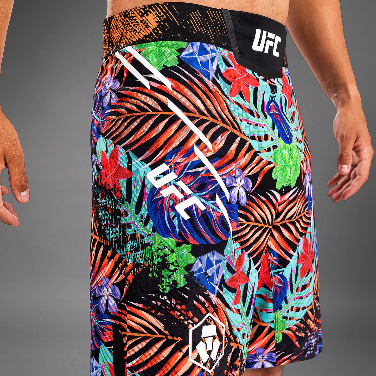 UFC Unrivaled by Venum Dustin Poirier Mannen Long Fit Fight Short - Blauw