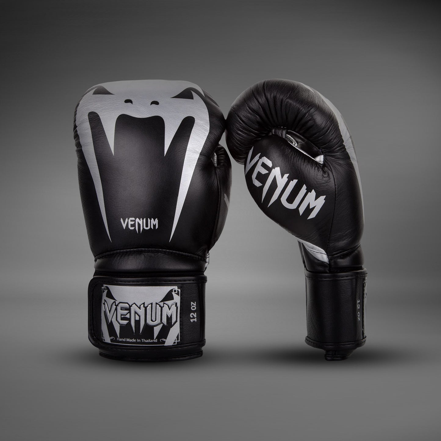 Venum Giant 3.0 Bokshandschoenen - nappaleer - zwart/zilver