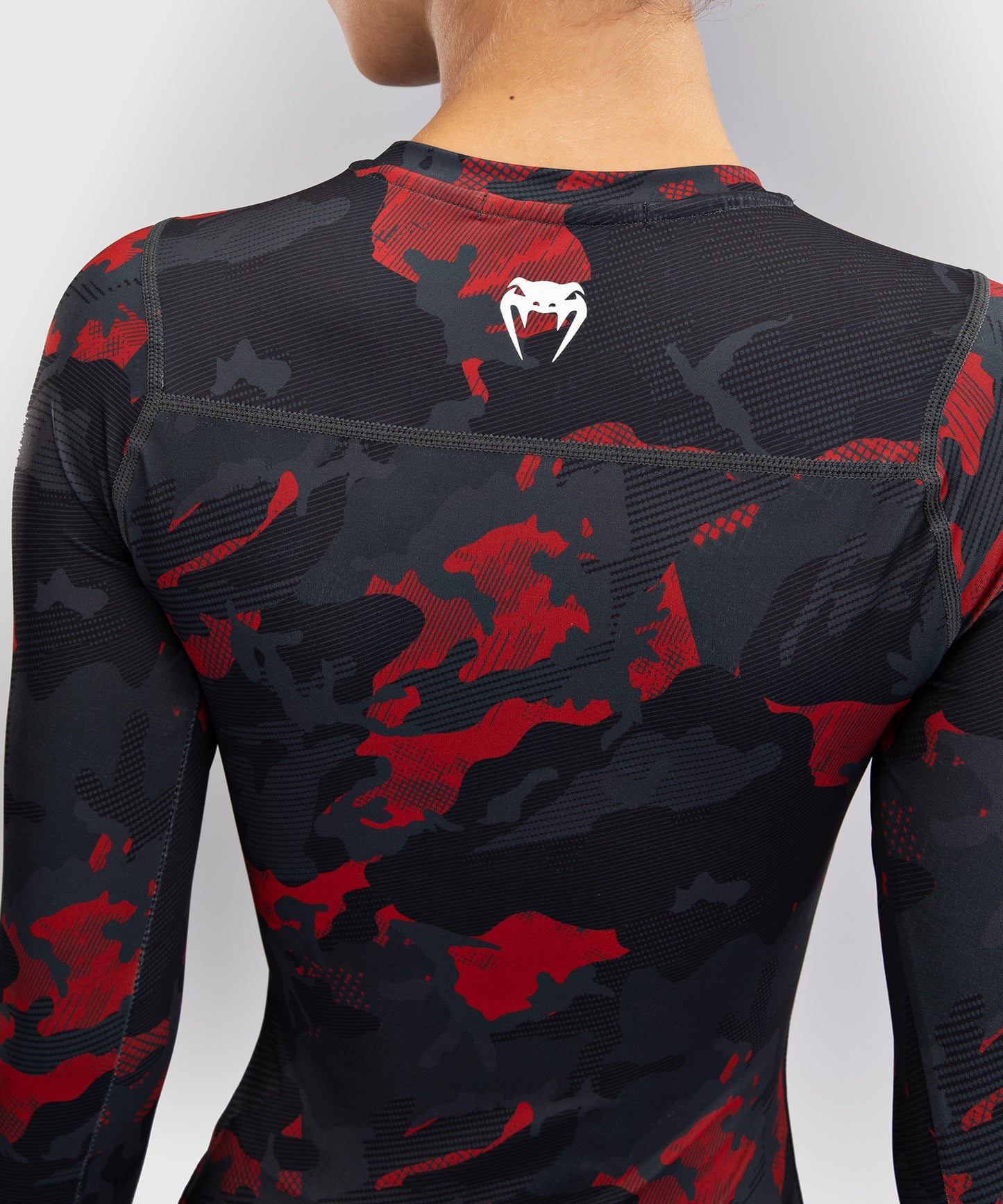 Venum x Sophia Rose Urban Red Camo Dames Lange Mouwen Rashguard