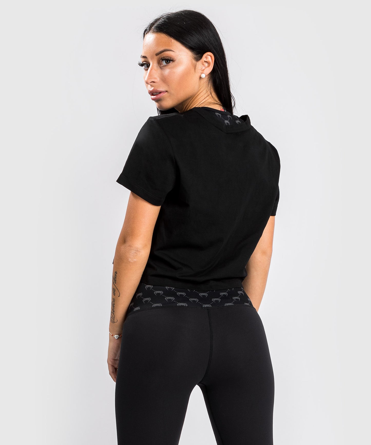 Venum Pink Pocket T-shirt voor vrouwen – Zwart/Roze Goud