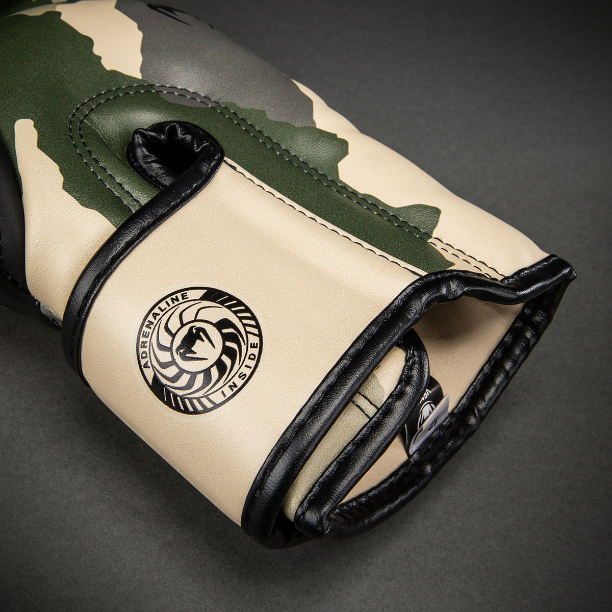 Venum Elite Camo Bokshandschoenen - Kaki/Offwhite