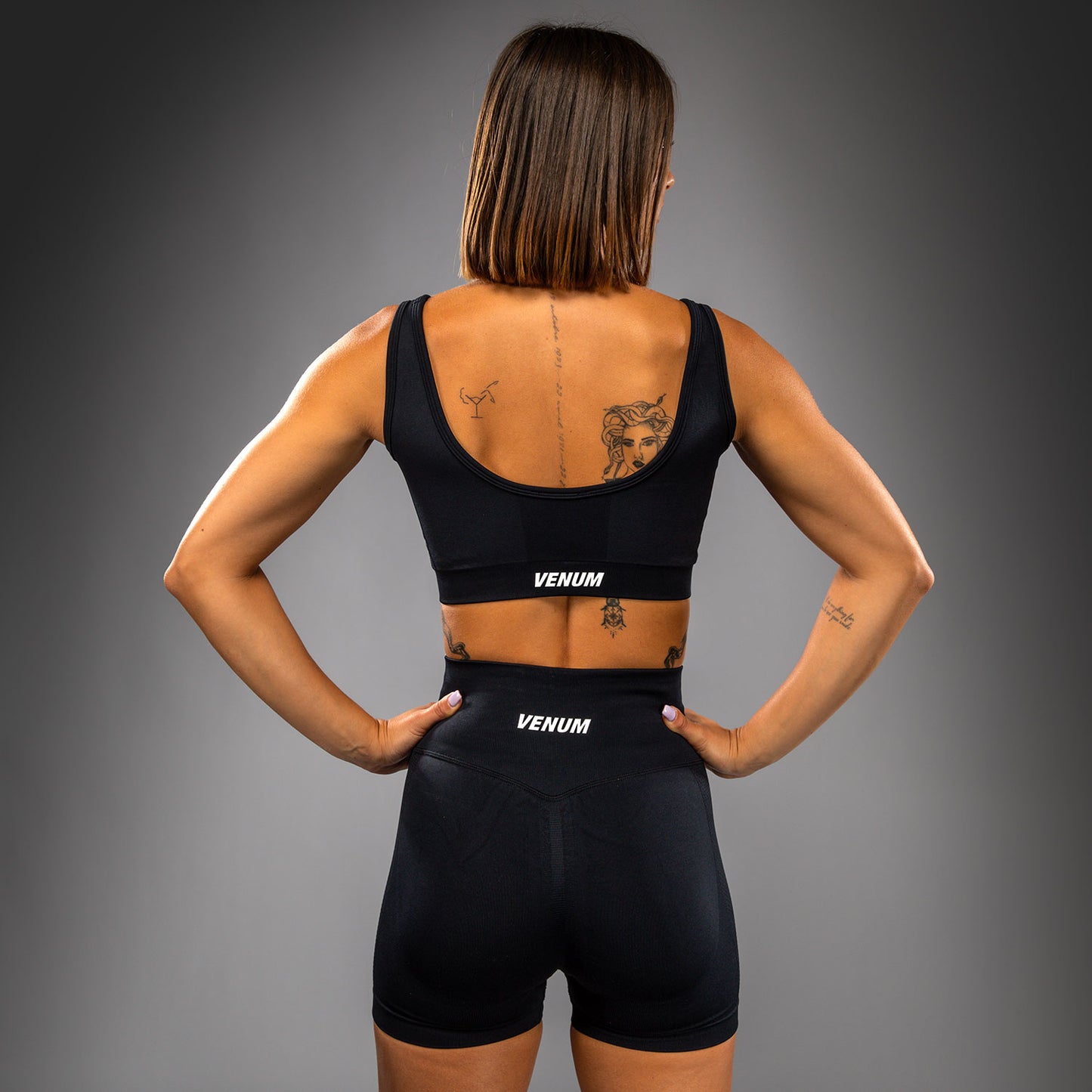 Venum Sculpt Lange Sportbeha – Zwart/Wit