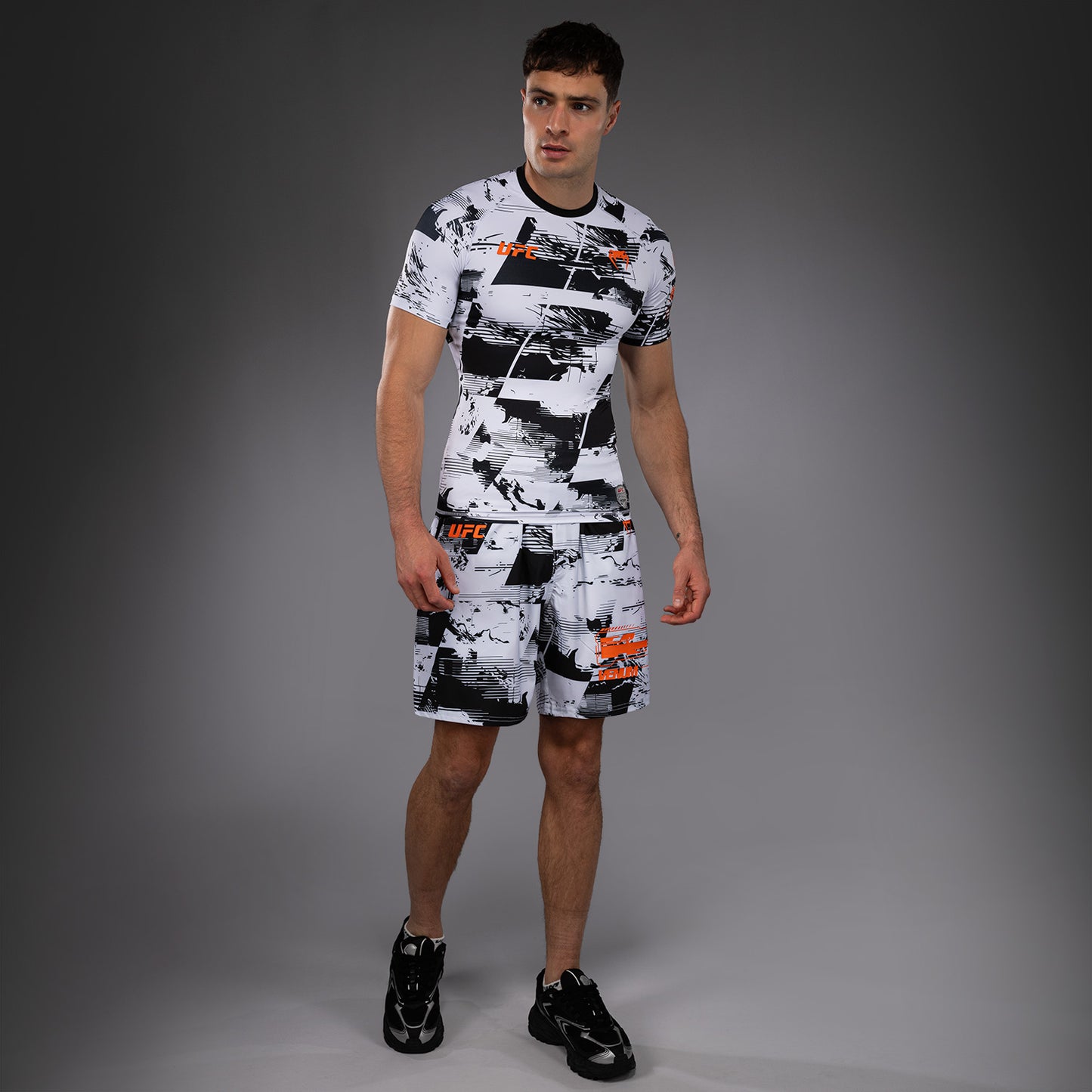 UFC Zenith by Venum Authentic Fight Week Performance Shortsleeve Rashguard Heren - Wit