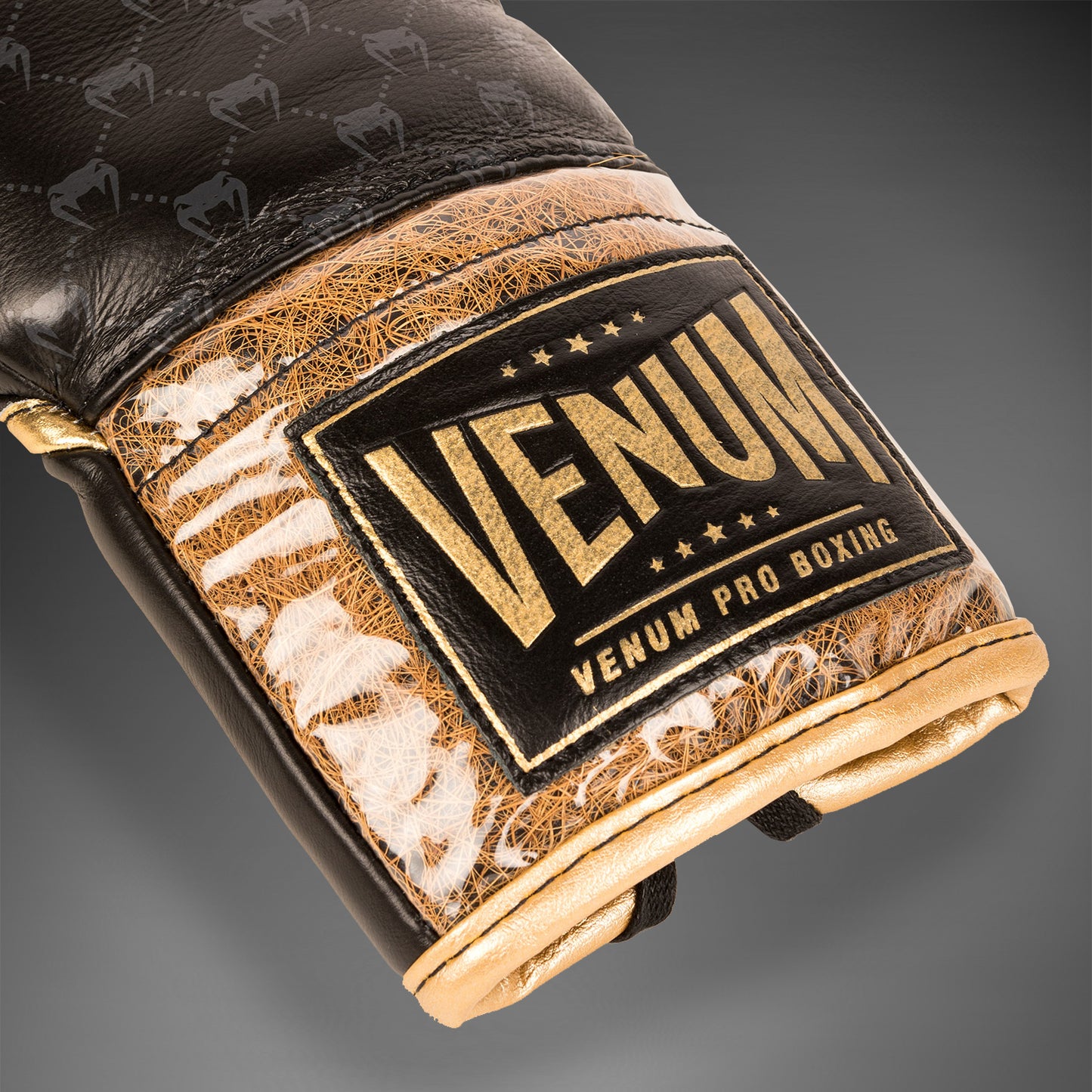 Venum Coco Monogram Pro bokshandschoenen  - Intens zwart