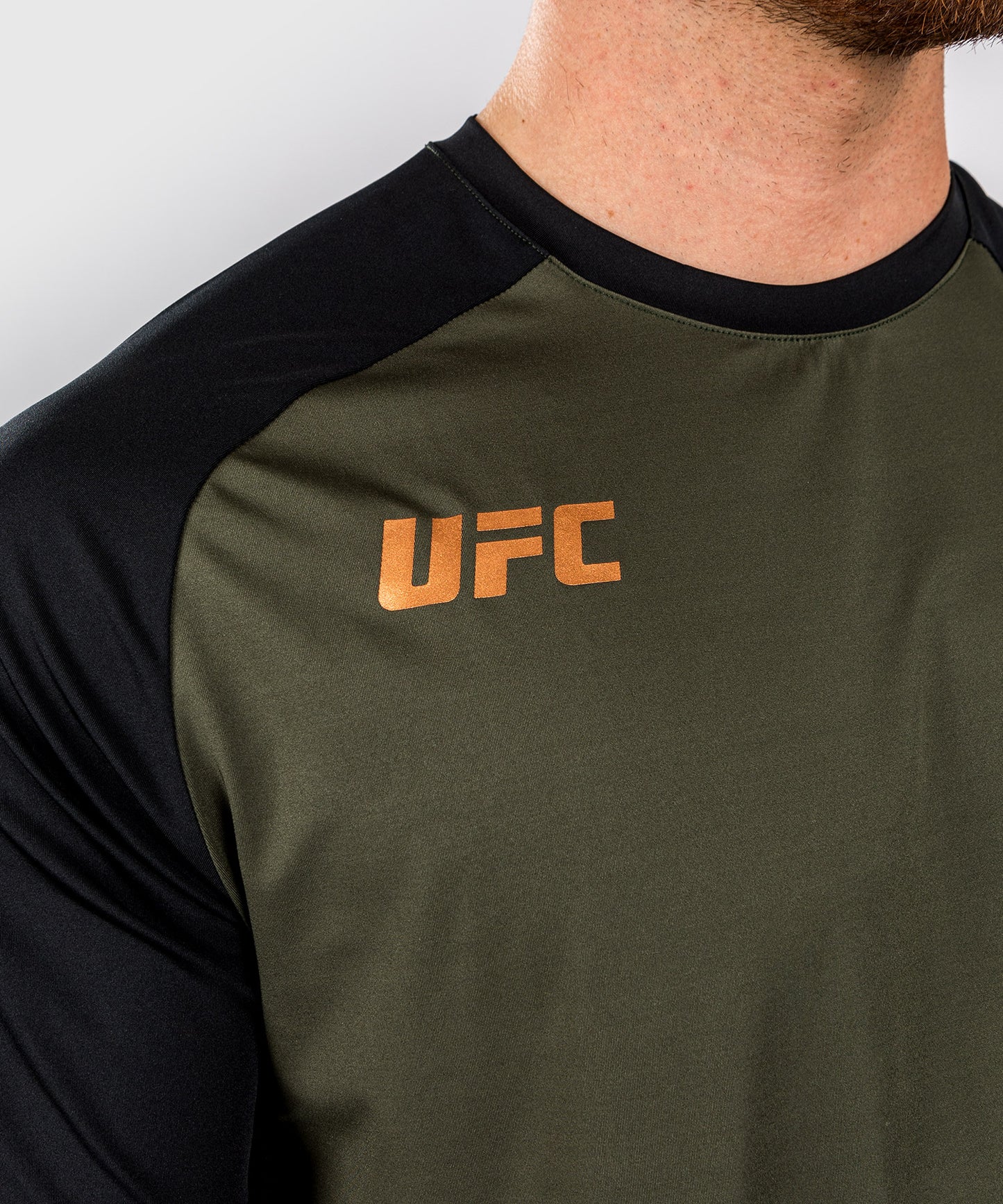 UFC Adrenaline by Venum Fight Week Heren-T-shirt Dry-tech - Kaki/Brons
