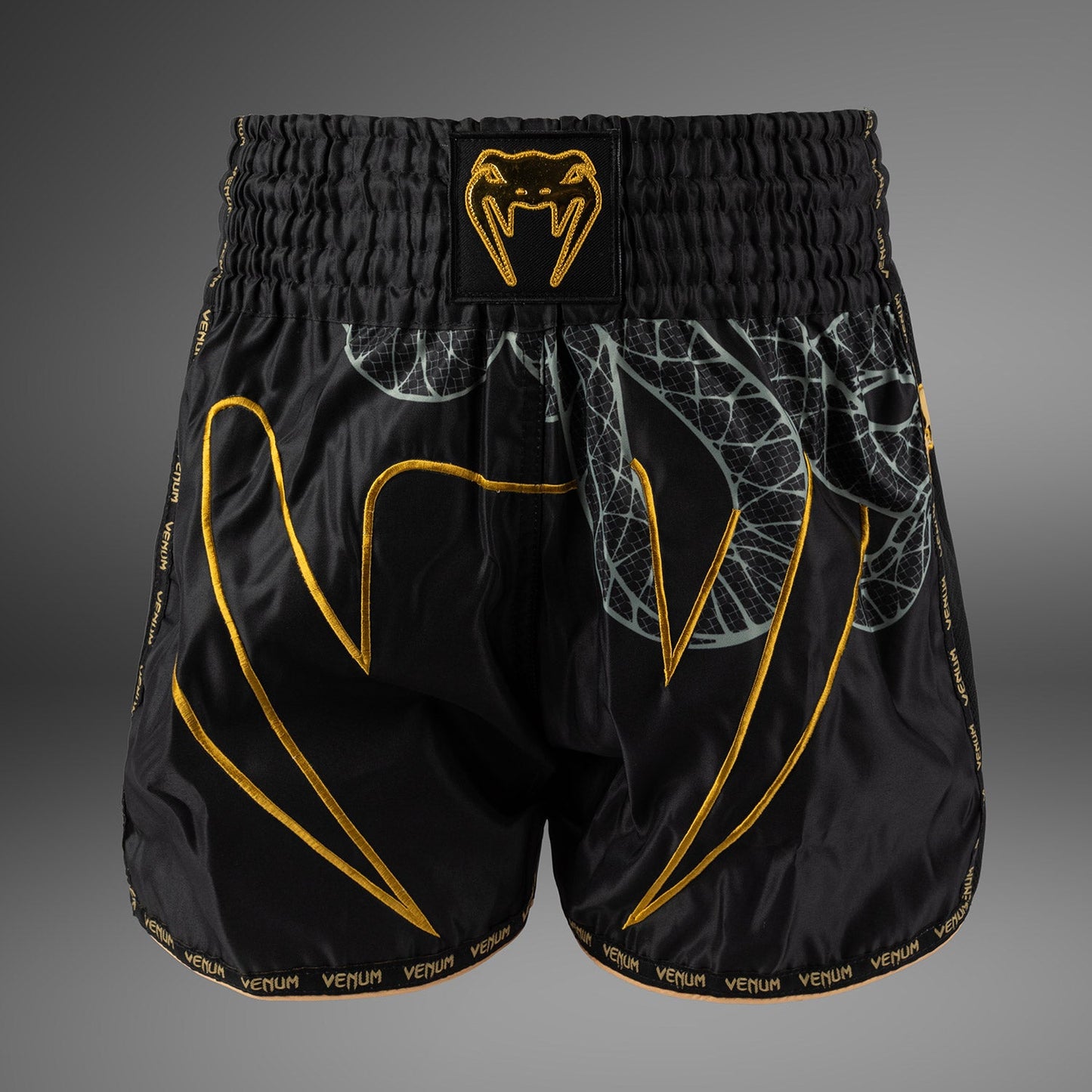 Venum Serpenti Muay Thai Shorts – Zwart/Zilver/Goud
