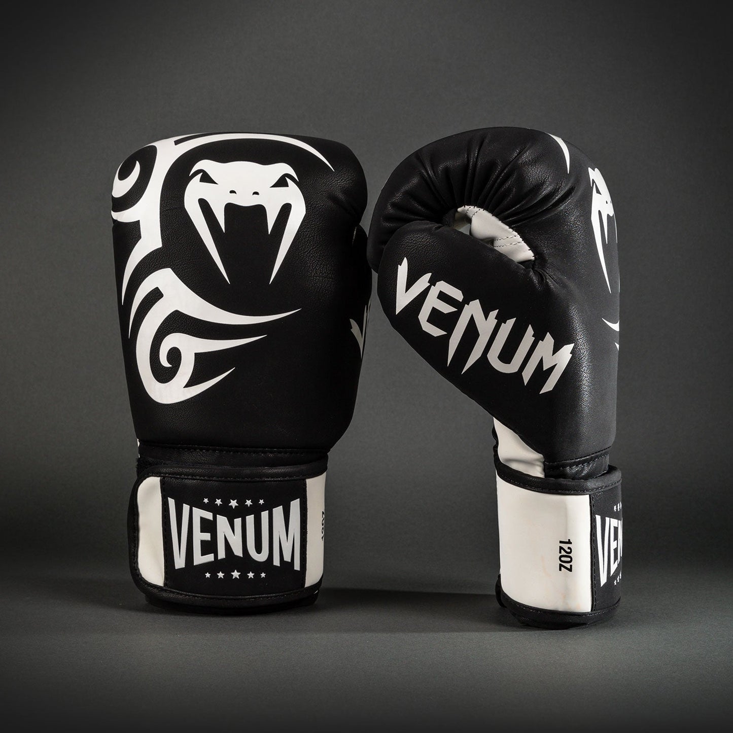 Venum Mike Tyson Replica Bokshandschoenen - Diep Zwart/Optisch Wit