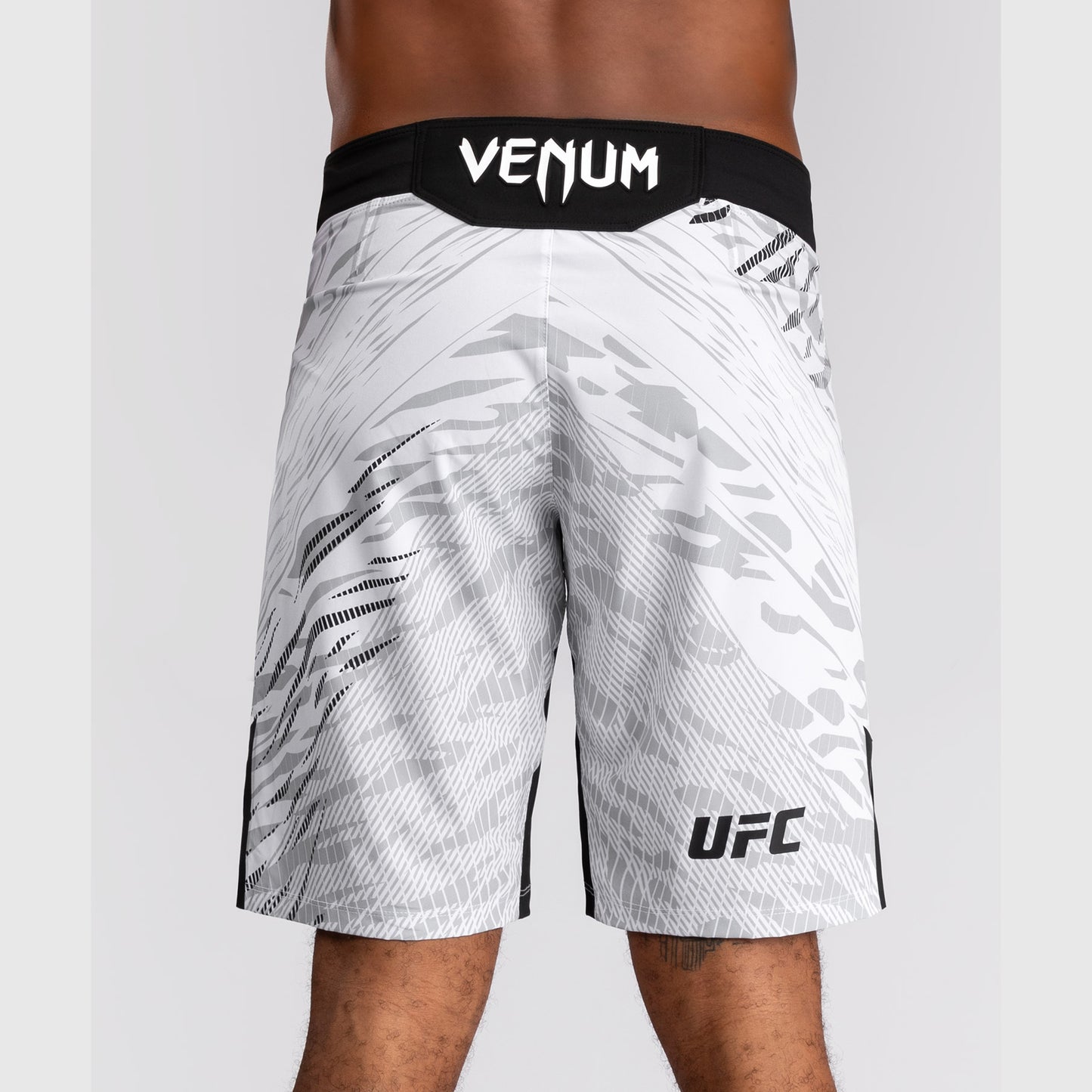 UFC Fusion by Venum Personalized Authentic Fight Night Fight Shorts voor Heren - Lang Fit - Wit