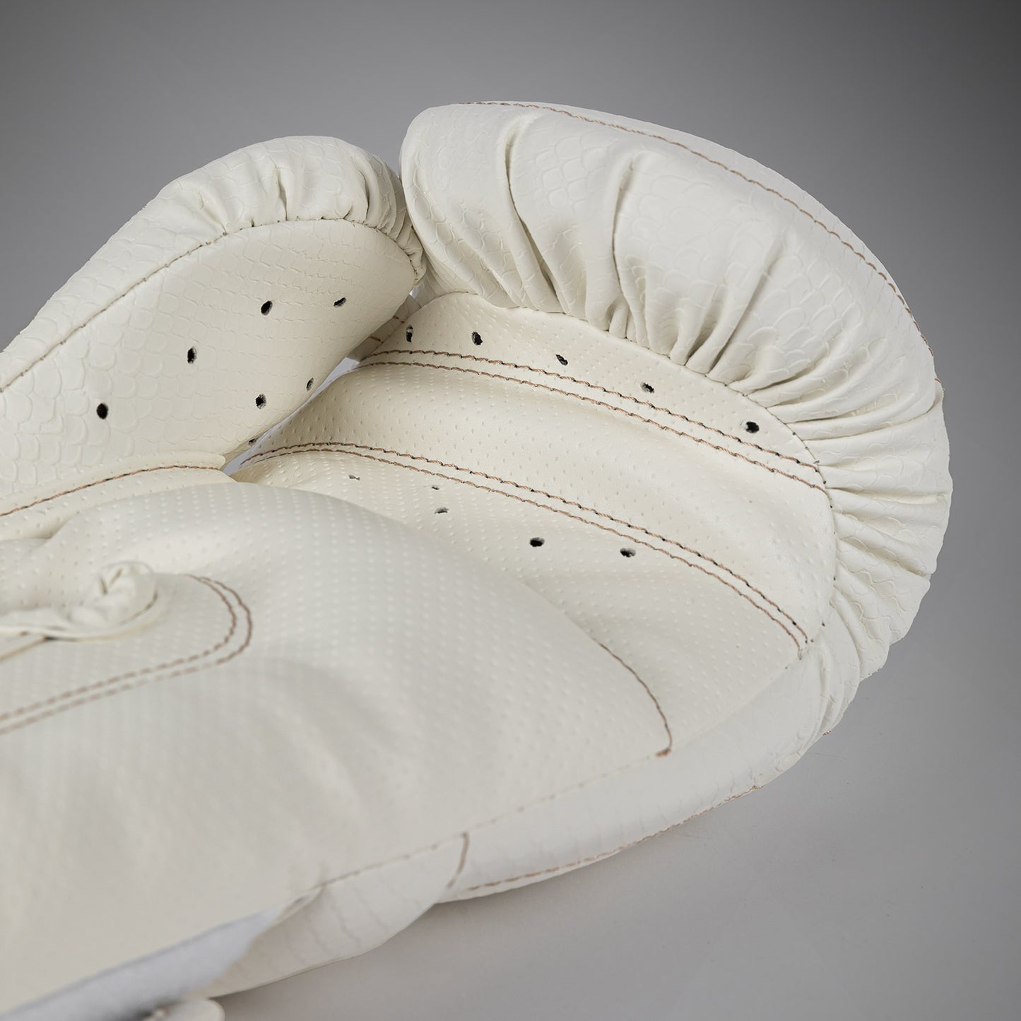 Venum Impact Evo Scales Bokshandschoenen – Ivoor