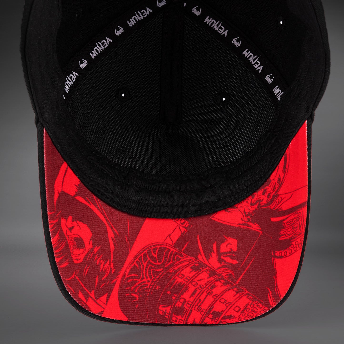 Venum x Assassin's Creed Shadows Pet - Zwart