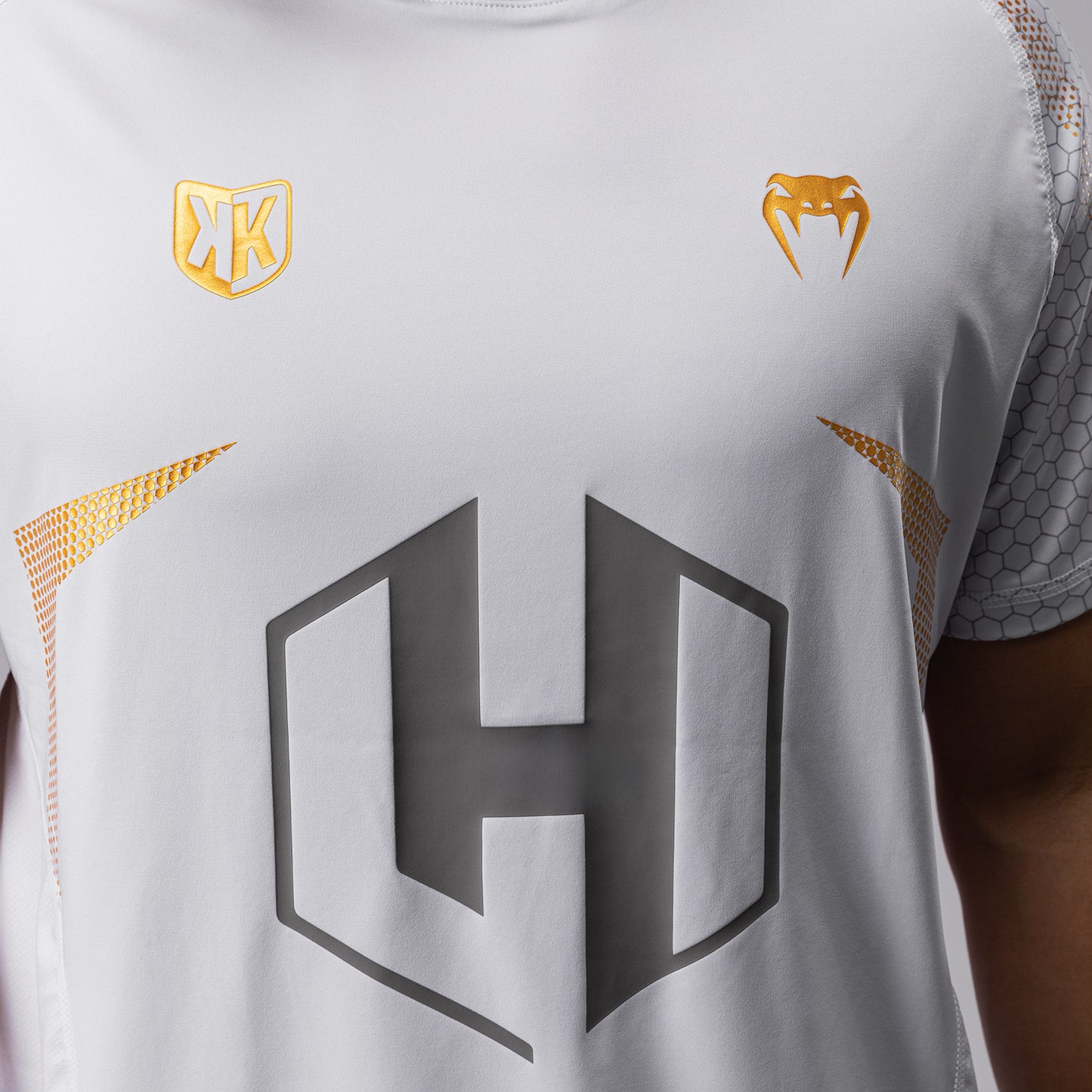 FK x Venum Hexagone MMA T-shirt - Wit/Goud