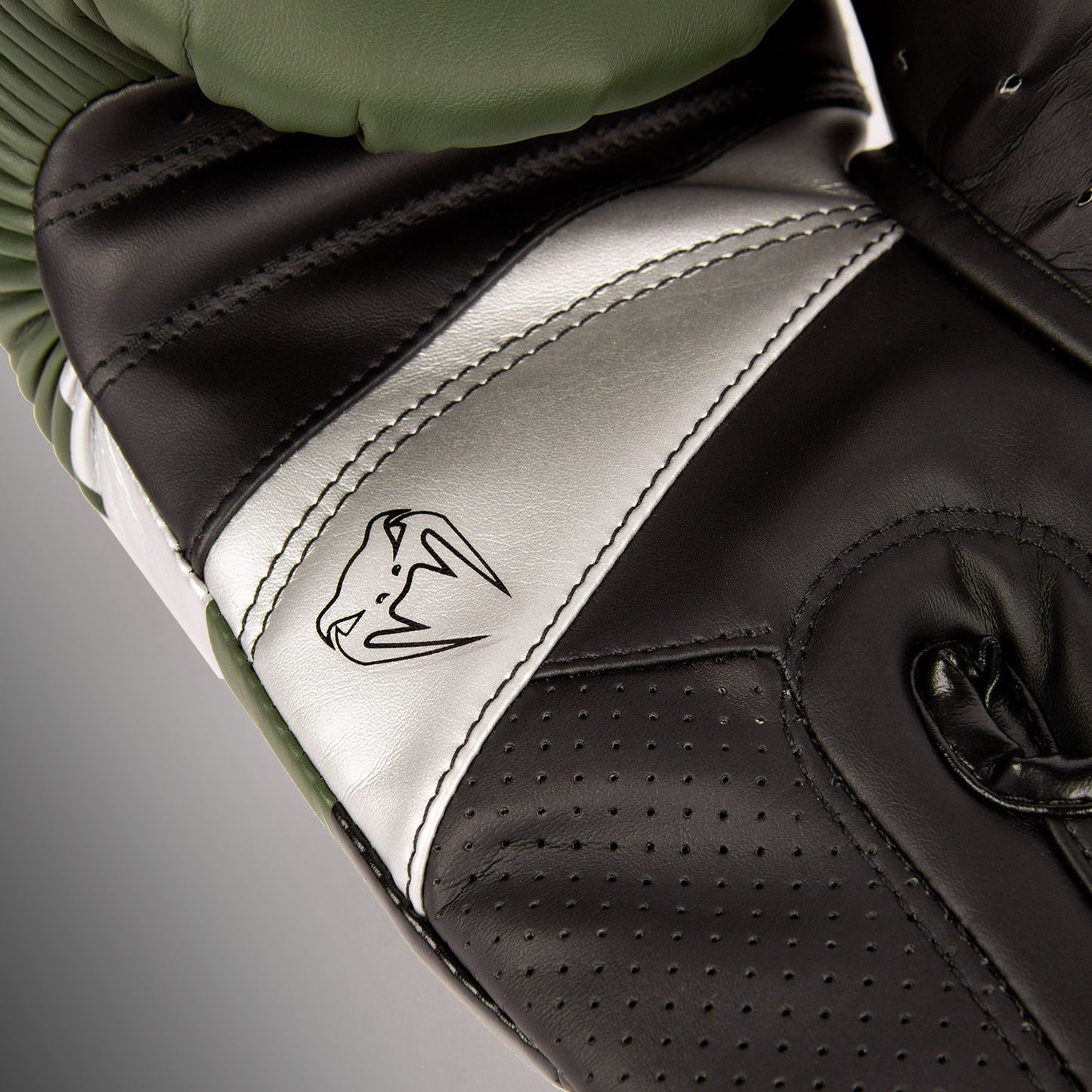 Venum Elite Evo bokshandschoenen - Kaki/Zilver