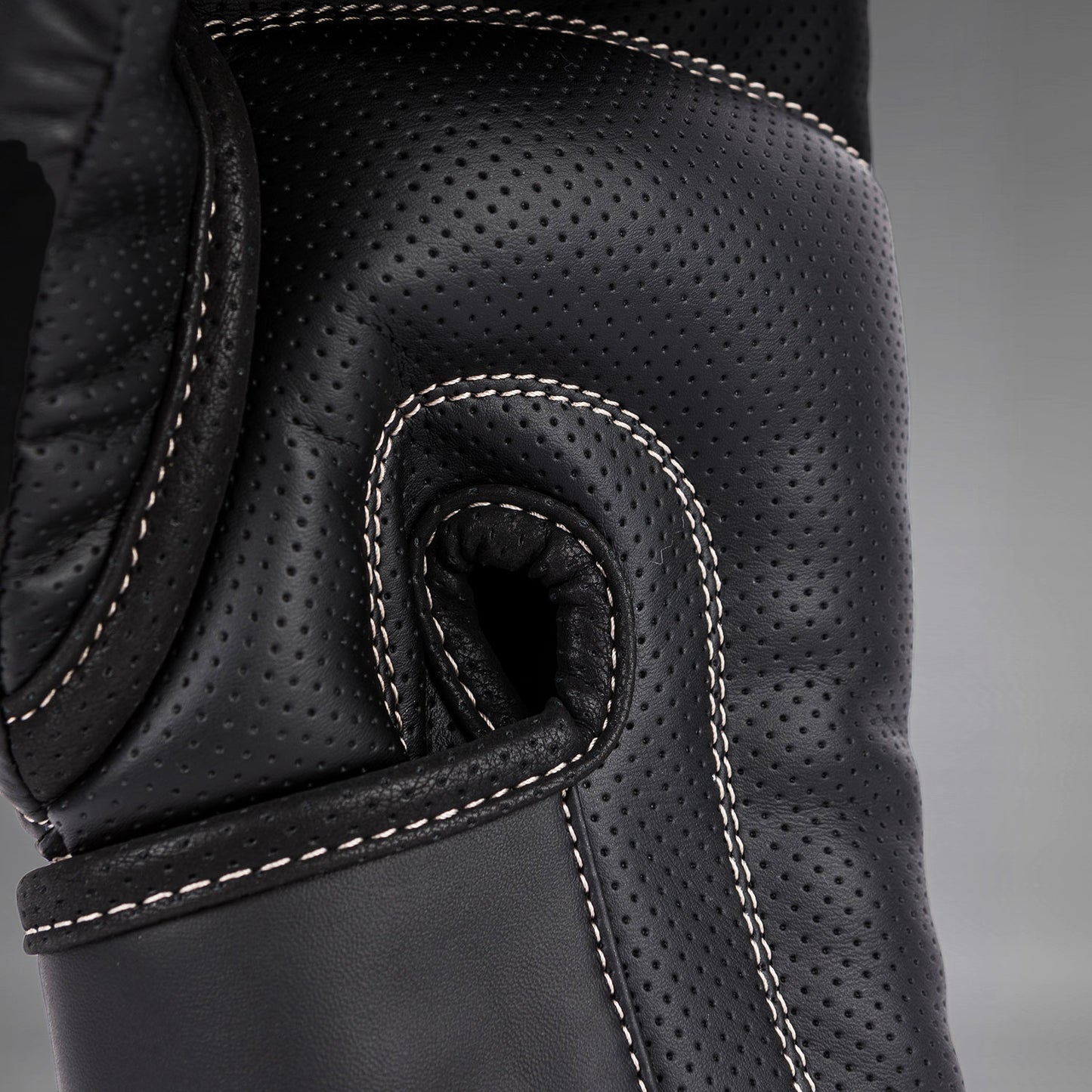 Venum Impact Evo Bokshandschoenen - Zwart