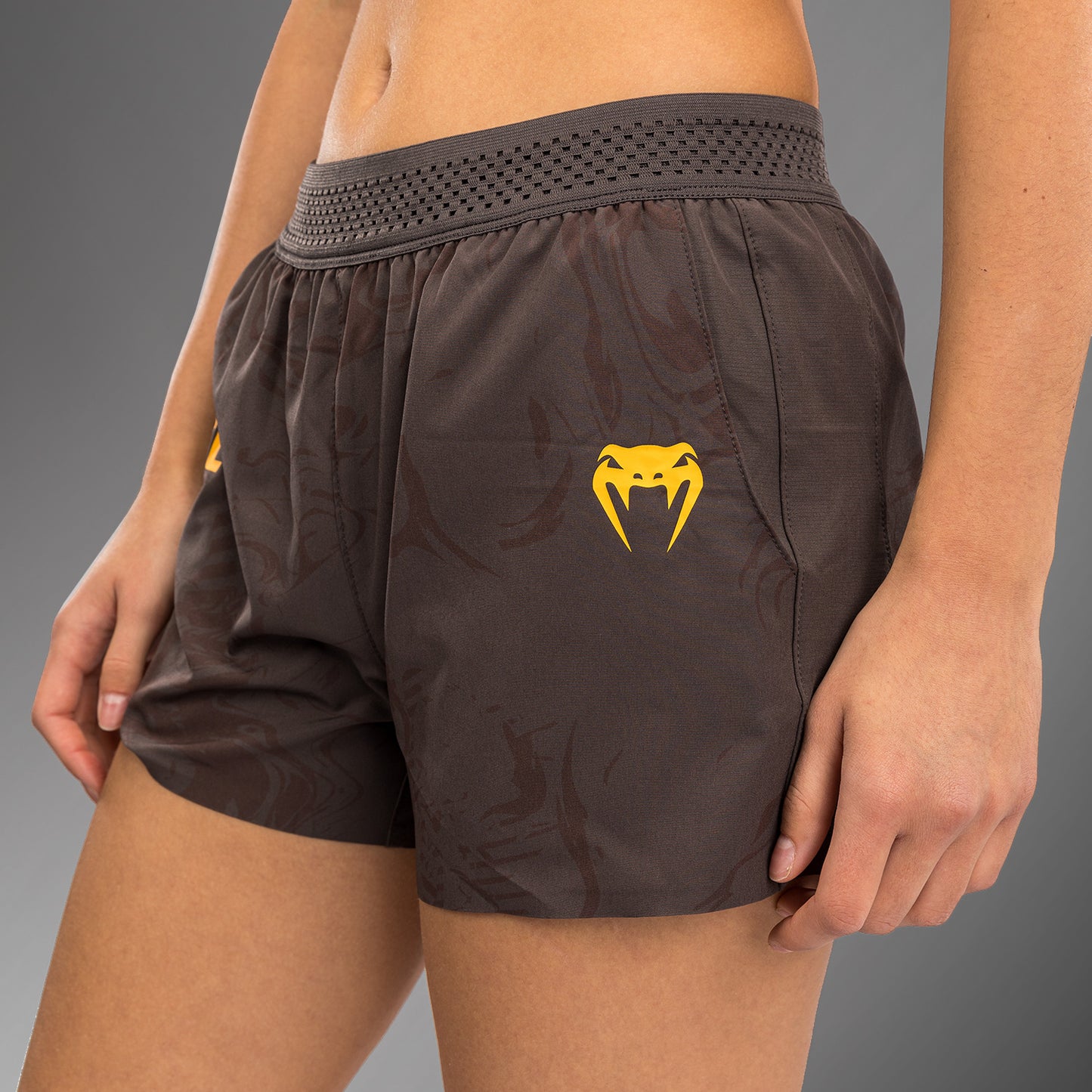 UFC Fusion by Venum Fight Week Performance Shorts voor Dames - Earthen Brown