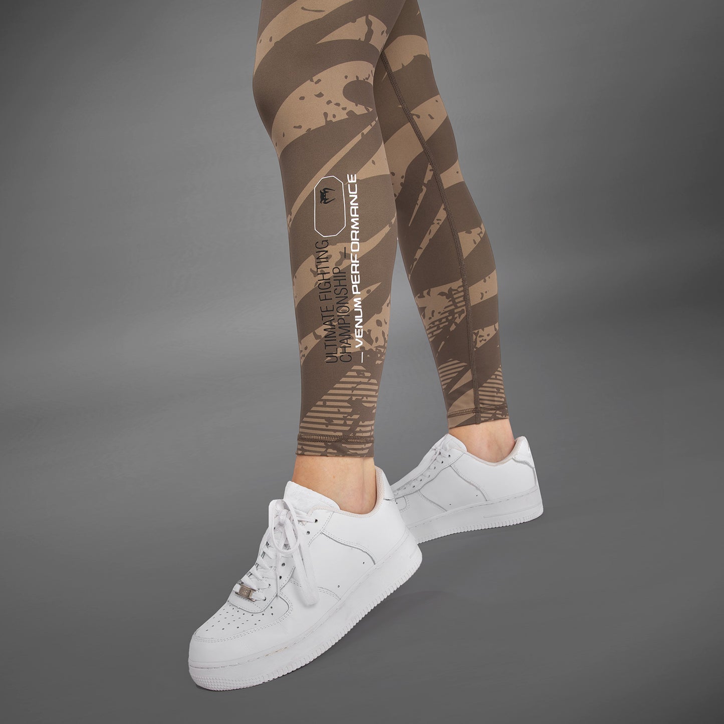 UFC Adrenaline De Venum Fight Week Prestatie Legging Voor Vrouwen - Desert Camo