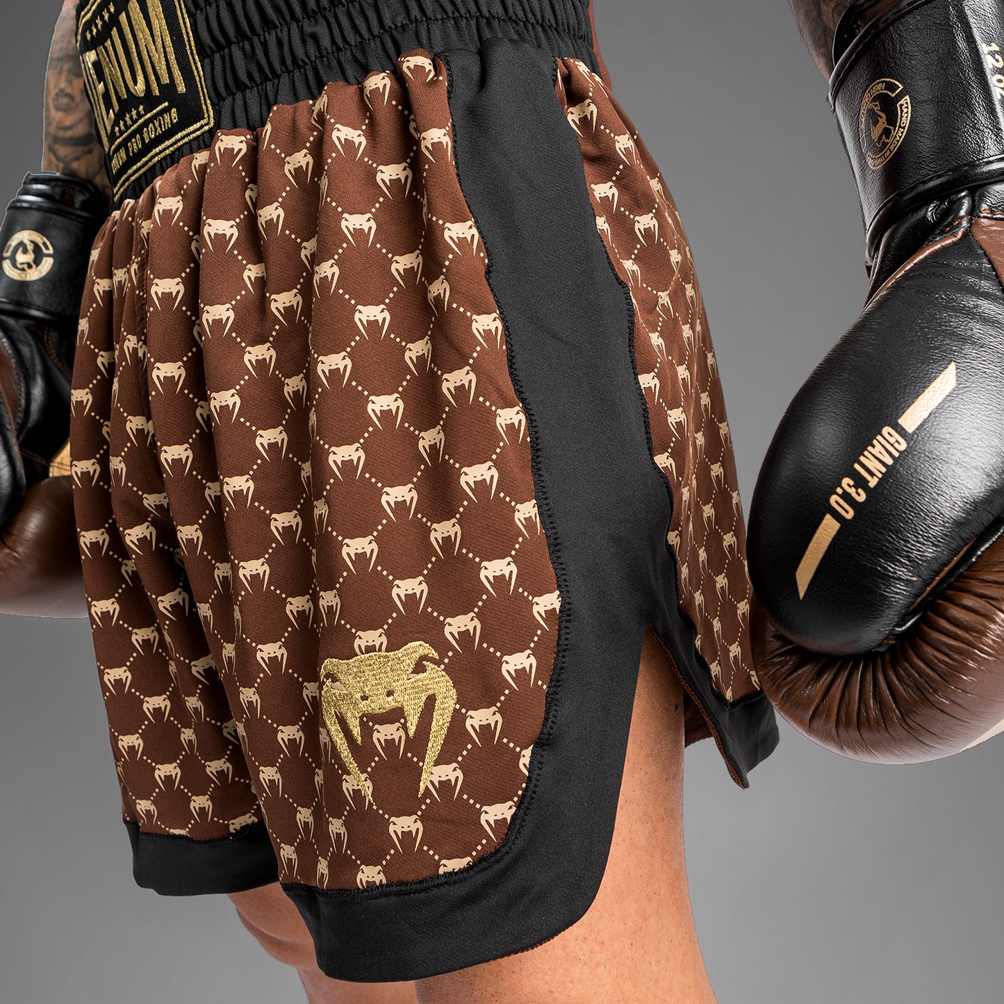 Venum Monogram Boxing Shorts - Zwart/Bruin