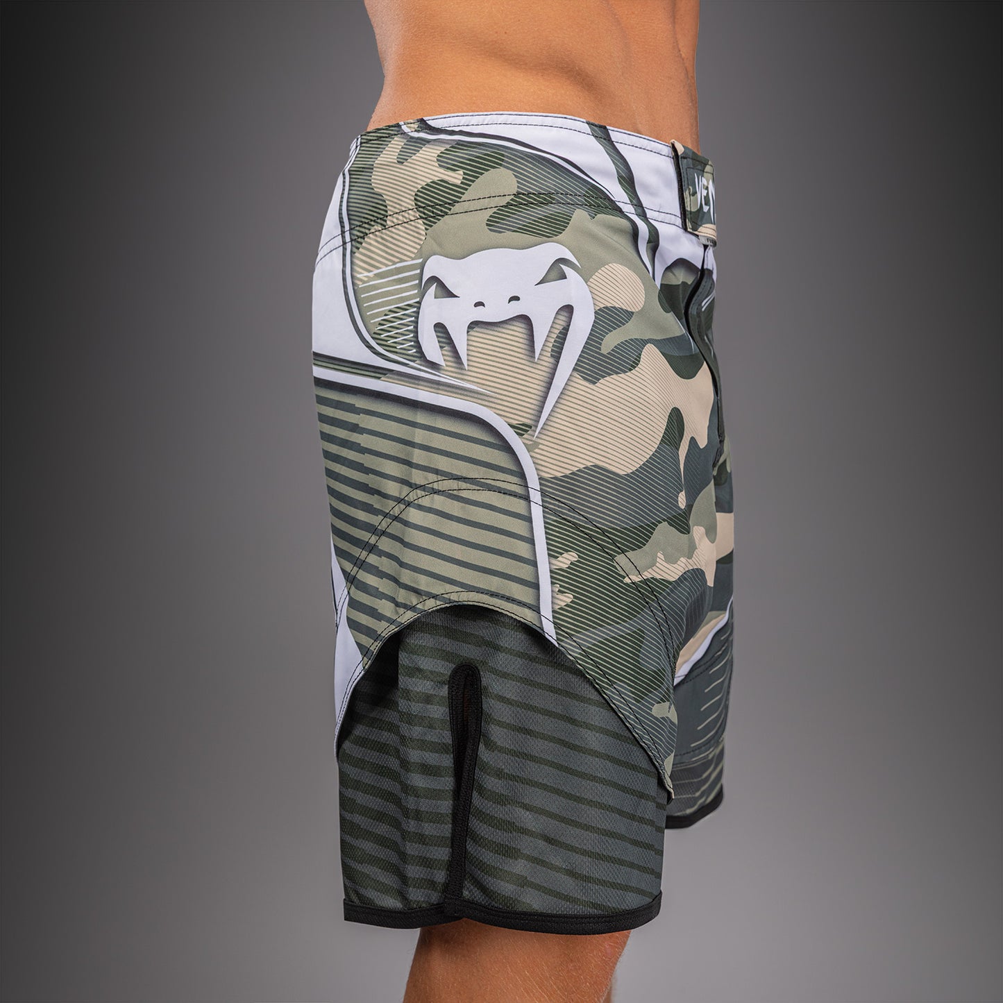 Venum Camo Hero Fightshorts - Kaki/Offwhite
