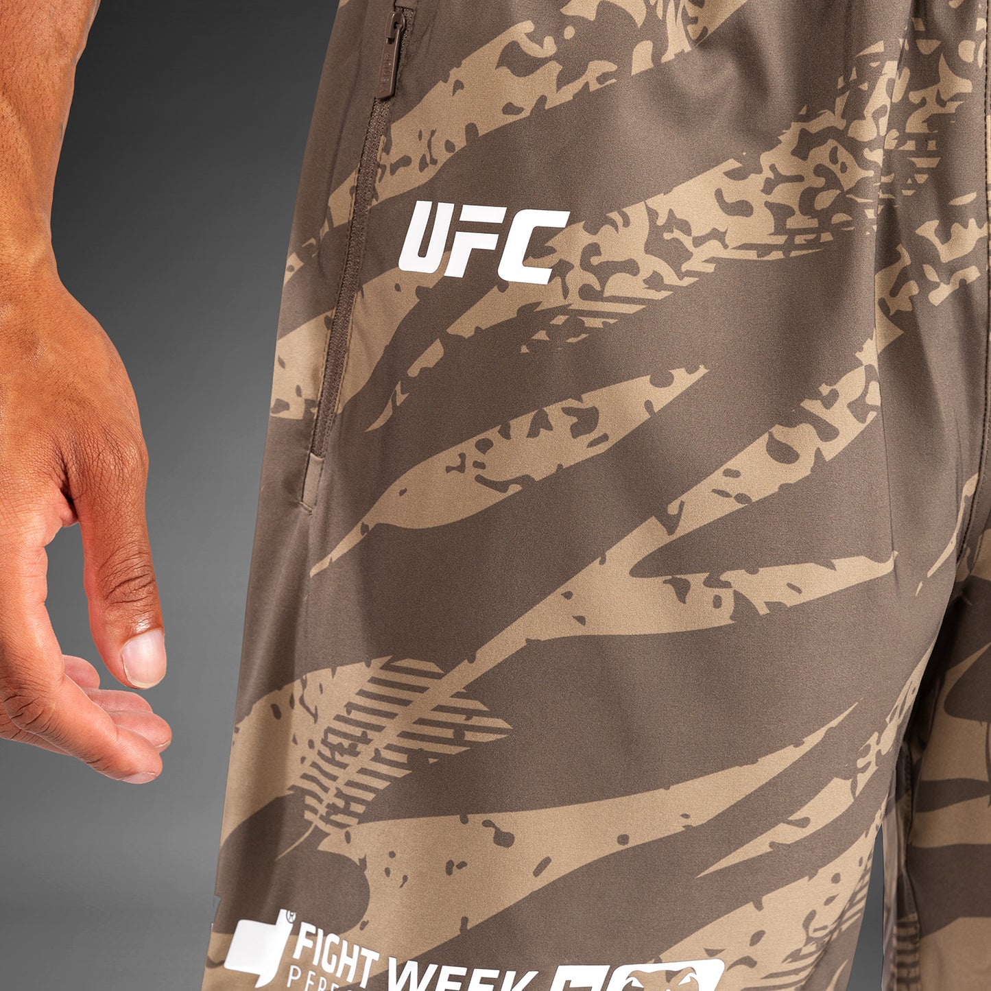 UFC Adrenaline By Venum Fight Week Performance Shorts Voor Mannen - Desert Camo