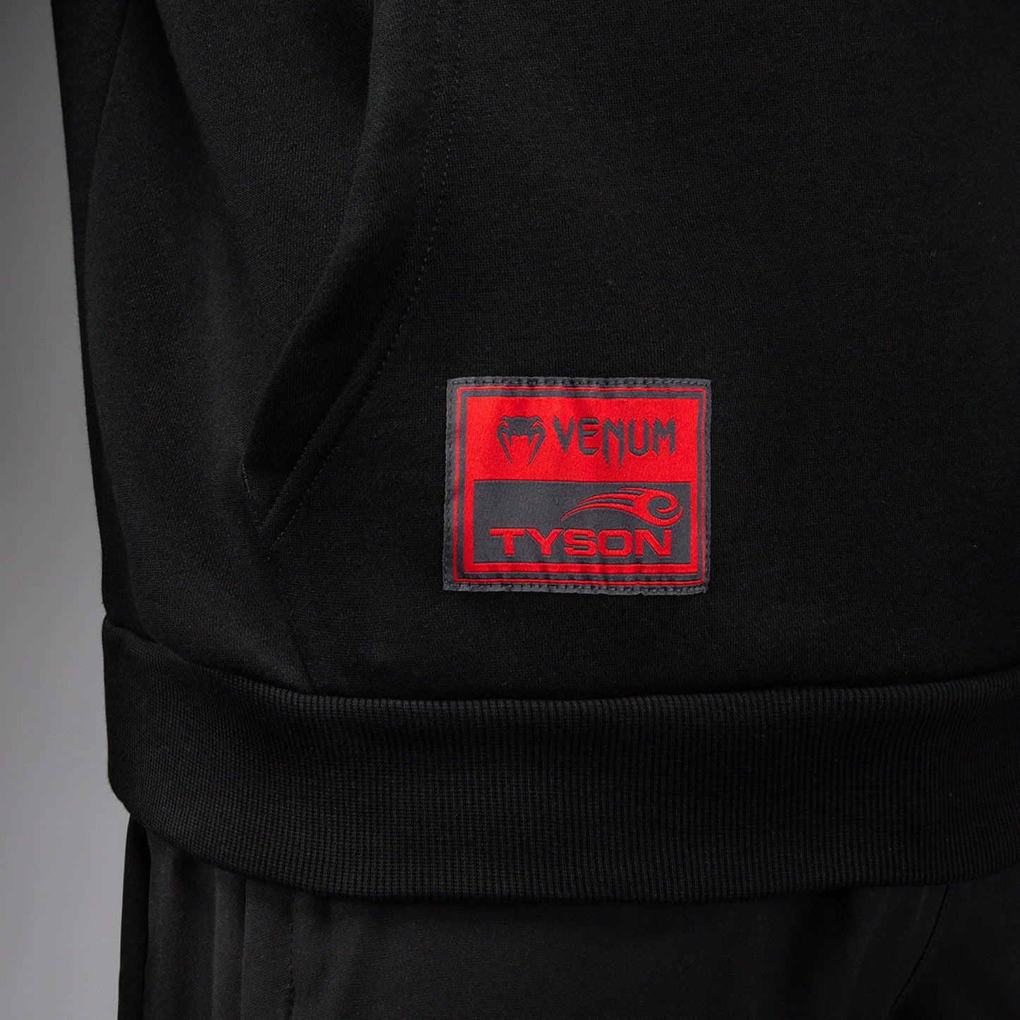 Venum x Mike Tyson Tiger Hoodie - Diep Zwart/Intens Rood