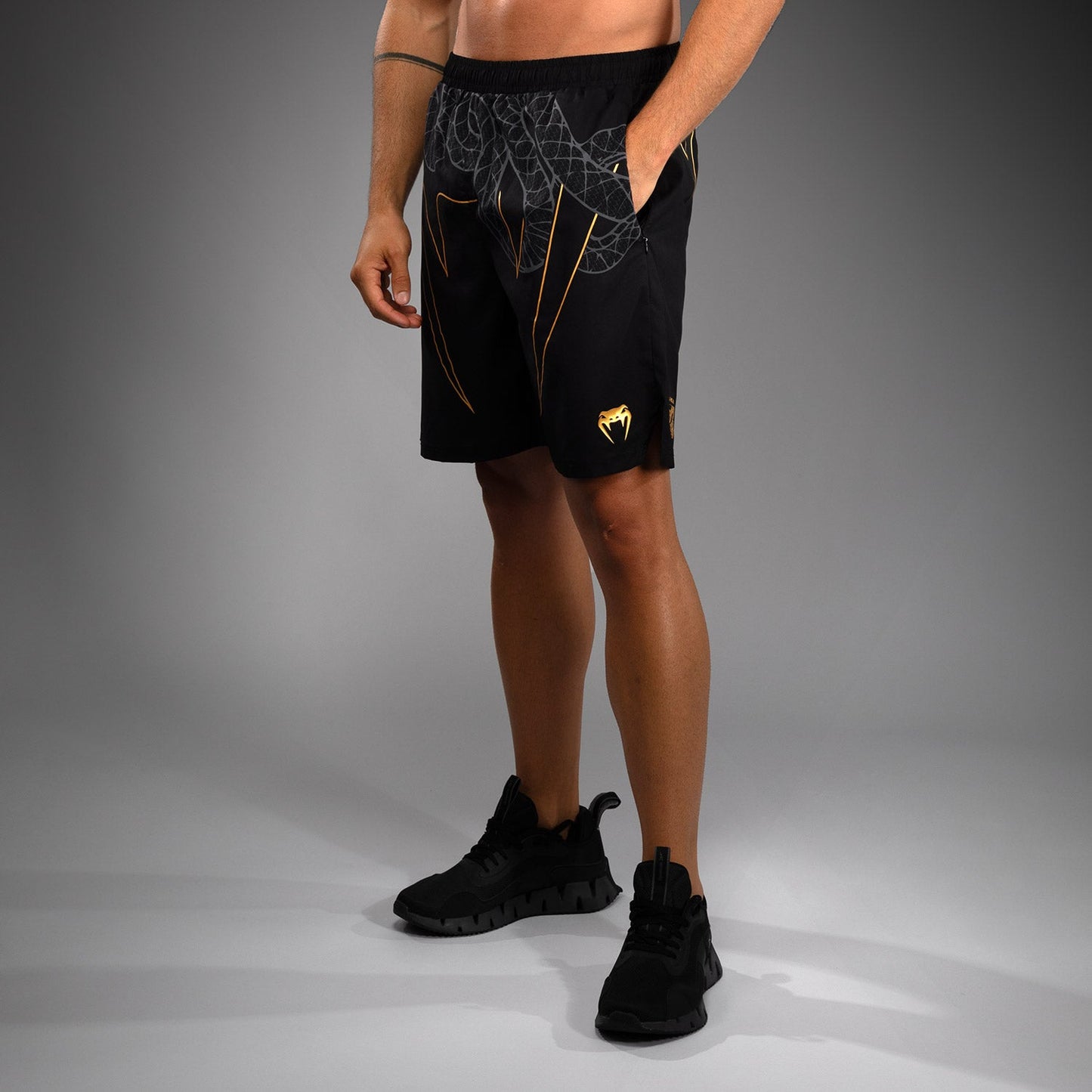 Venum Serpenti Trainingsshorts – Zwart/Zilver/Goud