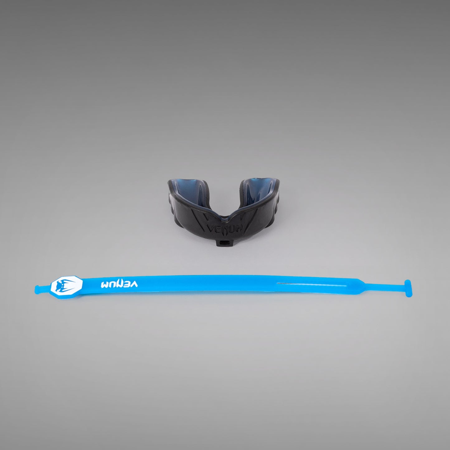 Venum Challenger Bitbeschermer met band/zonder band - Zwart/Blauw