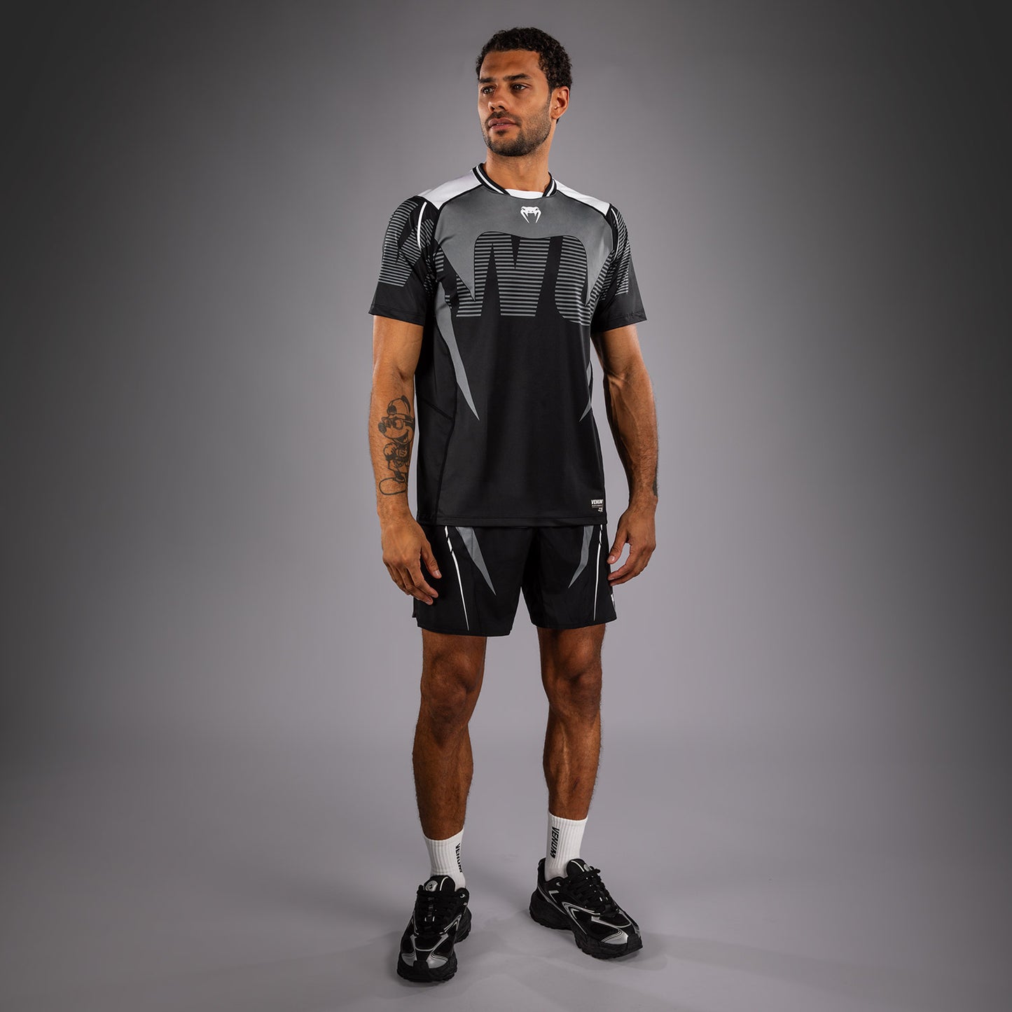 Venum Adrenaline Dry Tech T-shirt – Zwart/Zilvergrijs
