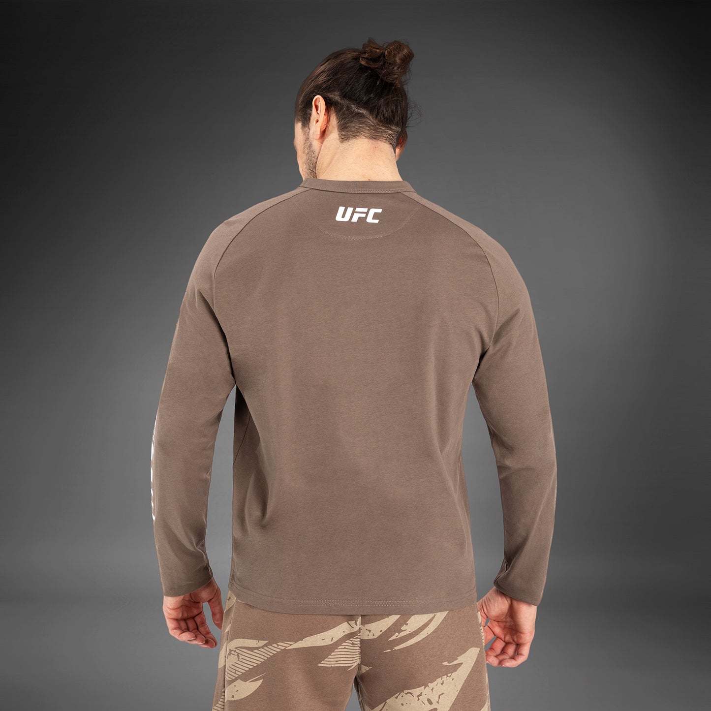 UFC Adrenaline By Venum Fight Week Heren T-Shirt Met Lange Mouwen - Bronze