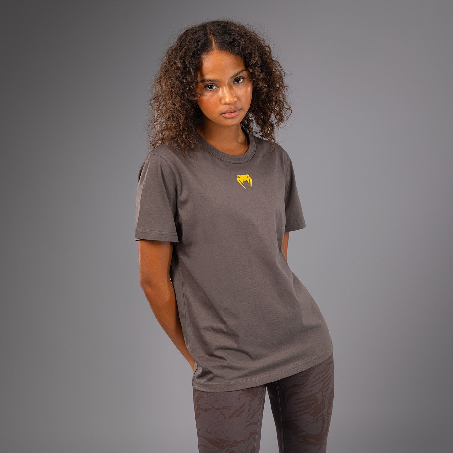 UFC Fusion by Venum Fight Week Korte Mouwen T-shirt voor Dames - Solid Earthen Brown