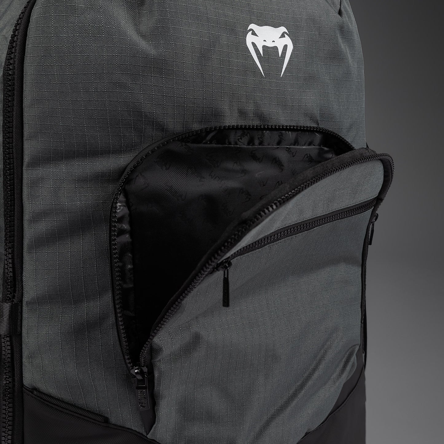 Venum Evo 2 Xtrem Rugzak (50-63L) – Stormgrijs