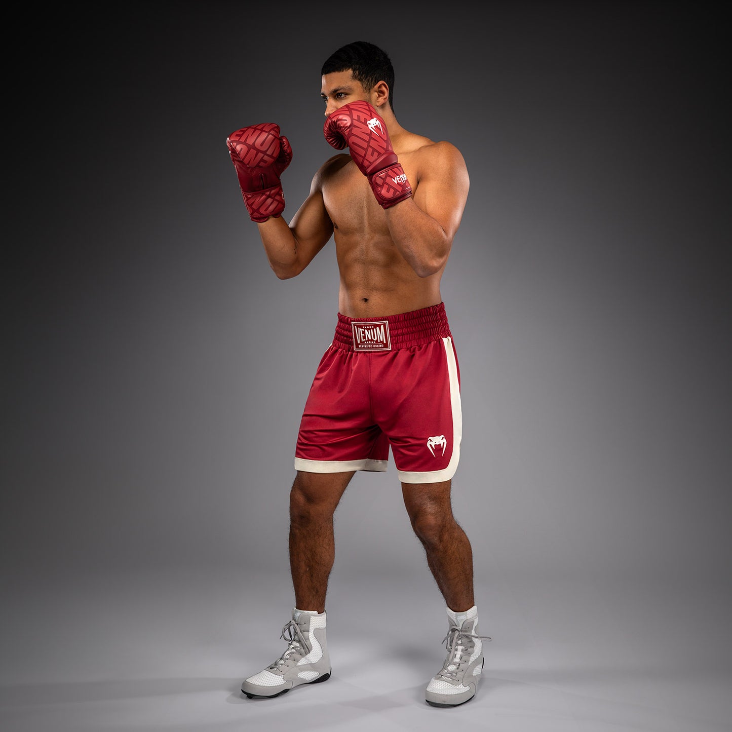 Venum Classic Boksshort – Robijnrood/Ivoor