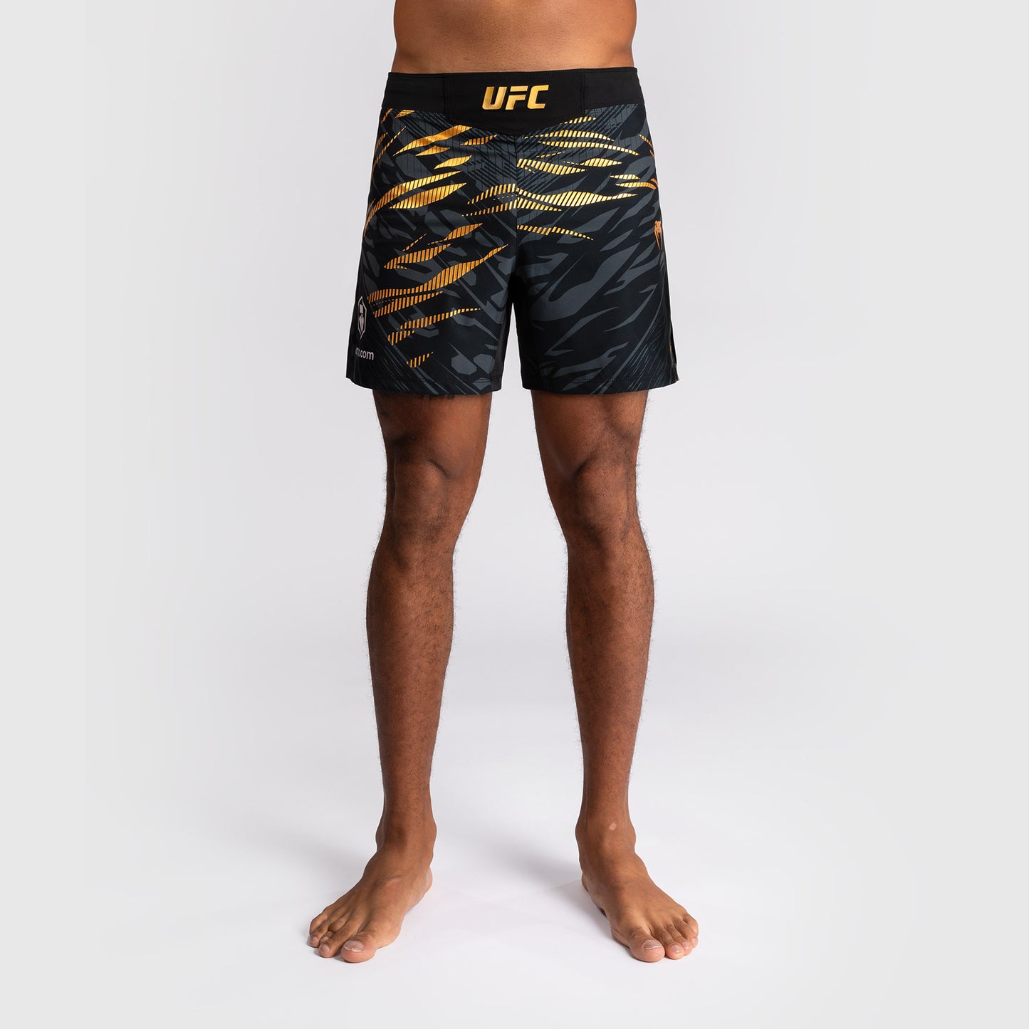 UFC Fusion by Venum Personalized Authentic Fight Night Fight Shorts voor Heren - Kort Fit - Kampioen