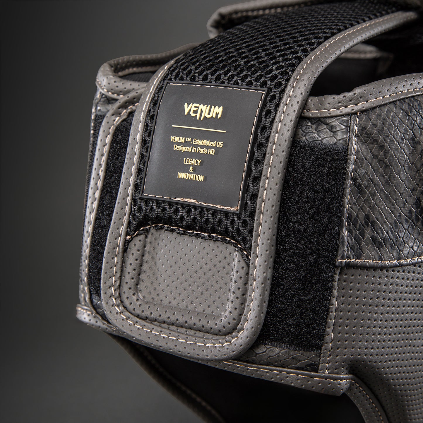 Venum Impact Evo Scales Hoofdbeschermer – Donkergrijs