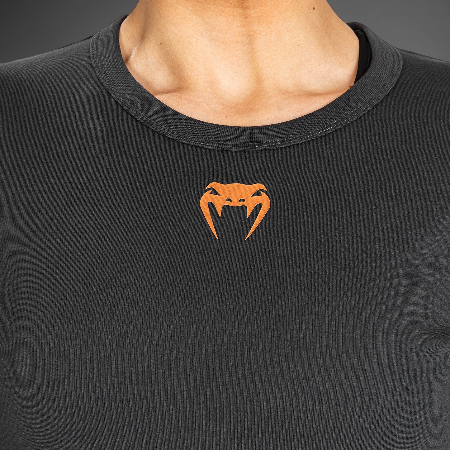 UFC Adrenaline By Venum Fight Week Katoenen Vrouwen T-Shirt Met Lange Mouwen - Charcoal Grey