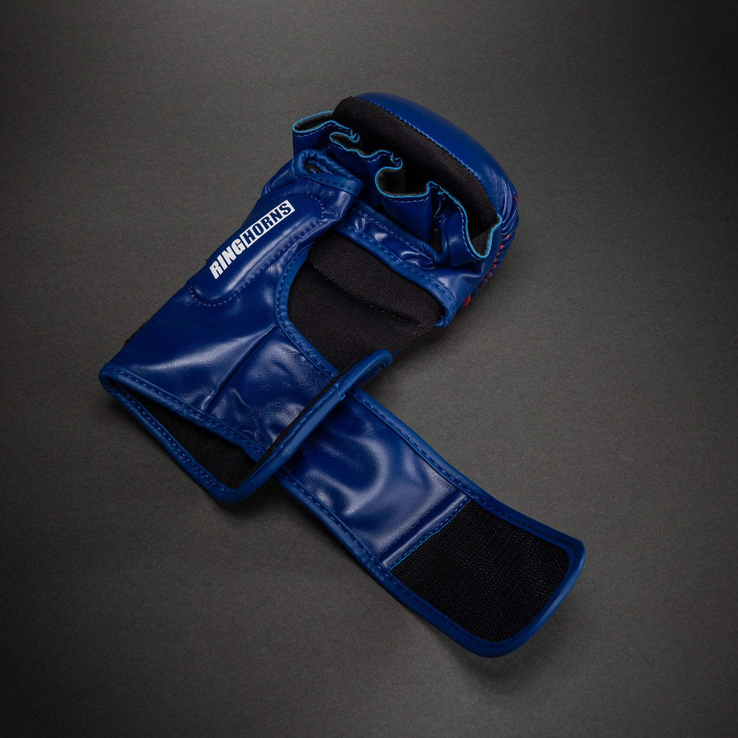 Ringhorns Charger by Venum MMA Handschoenen – Marineblauw/Rood