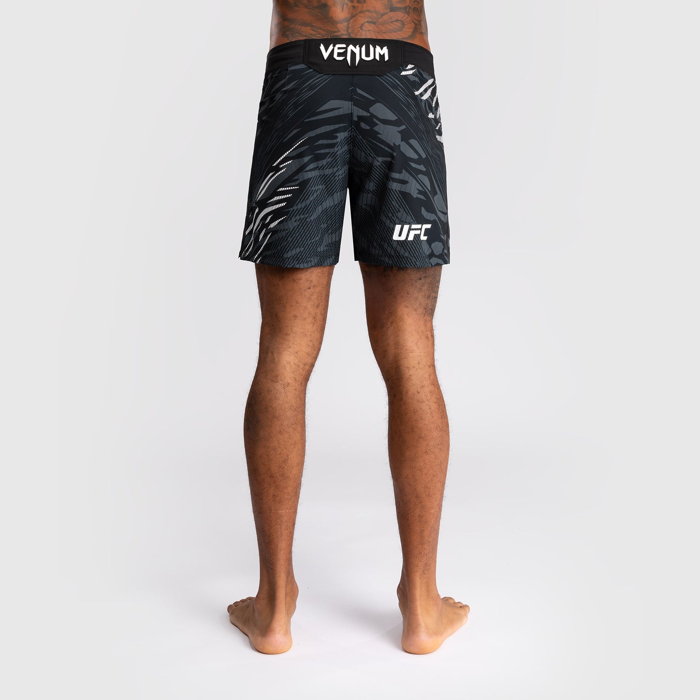 UFC Fusion by Venum Personalized Authentic Fight Night Fight Shorts voor Heren - Kort Fit - Zwart