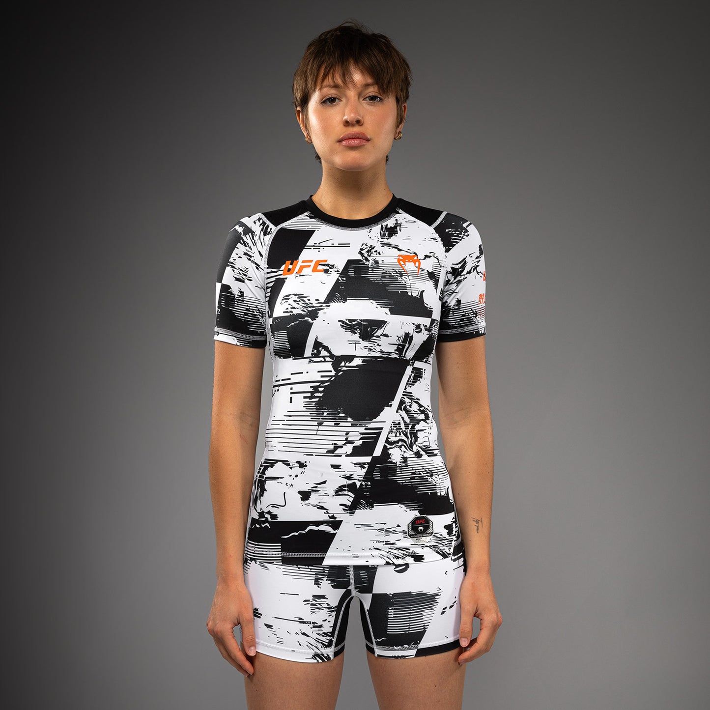 UFC Zenith by Venum Authentic Fight Week Performance Rashguard Korte Mouw Dames - Wit