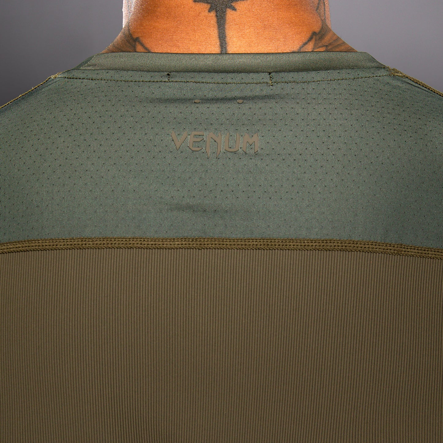 Venum Stealth Dry Tech T-shirt – Kaki/Donkergroen