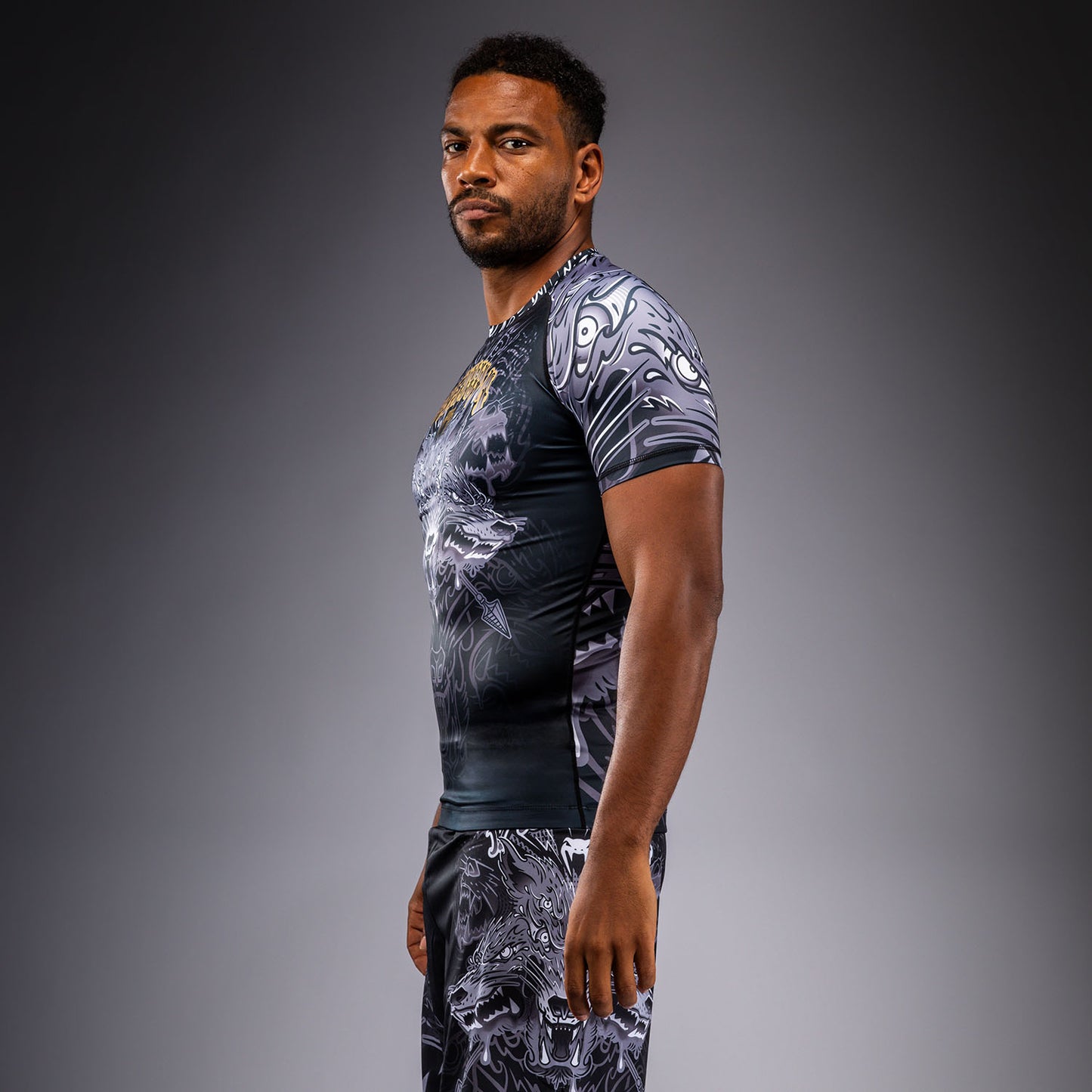 Venum Wolf Atak Rashguard met korte mouwen – Zwart/Grijs