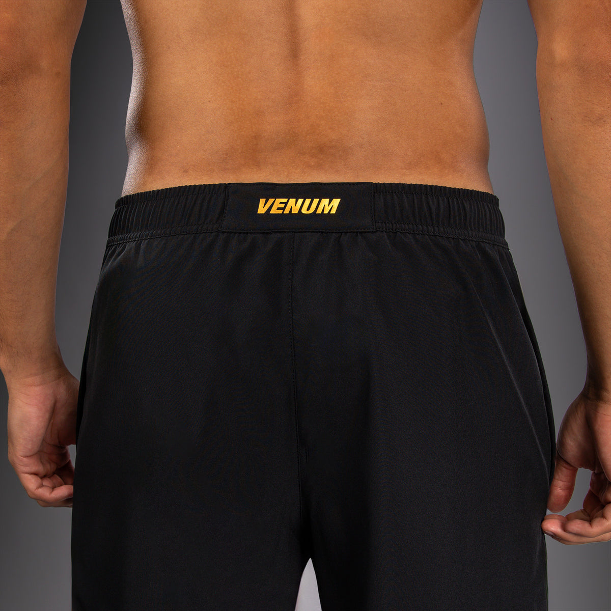 Venum G-Core Trainingsshorts - Zwart/Goud
