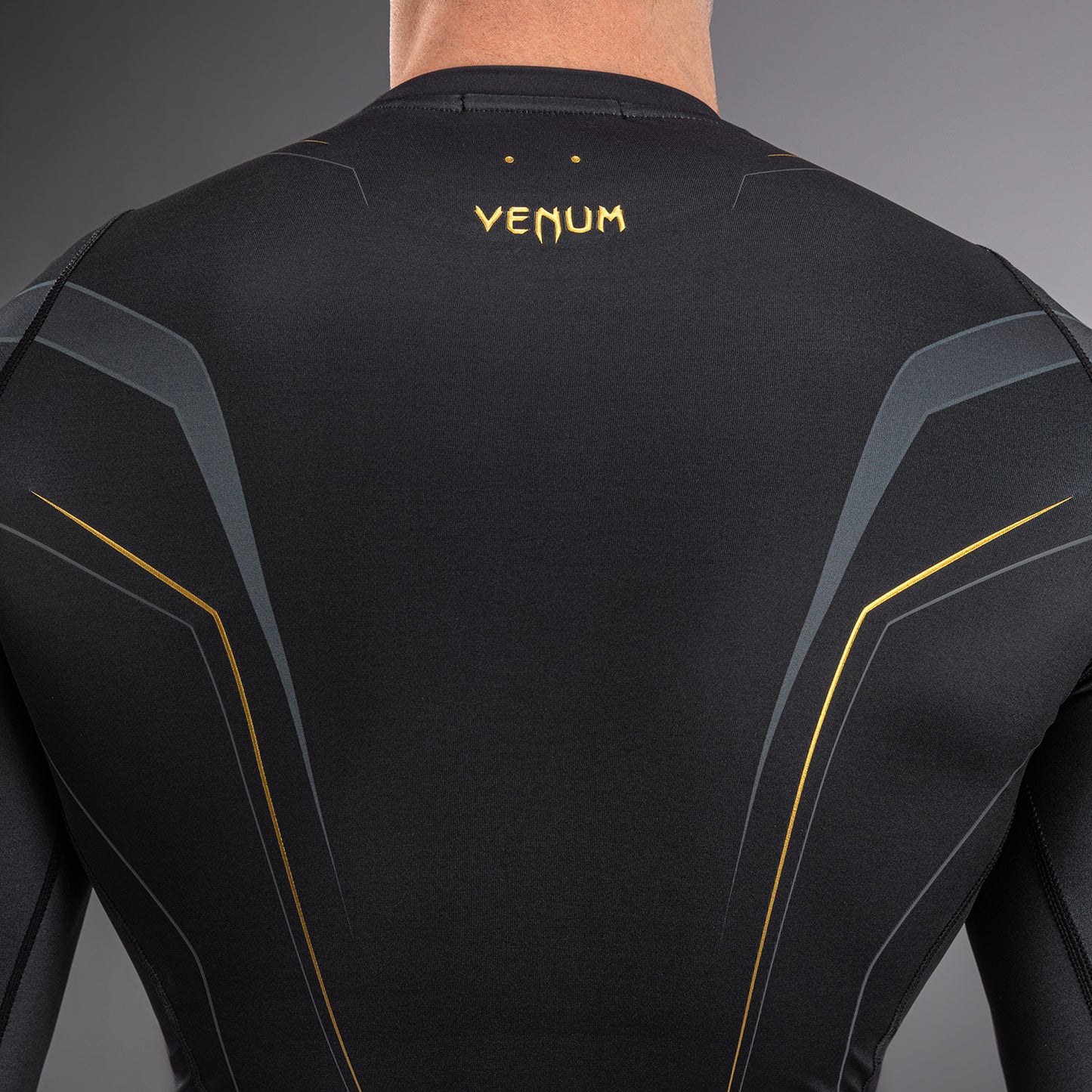 Venum Streamline Rashguard met lange mouwen – Zwart/Goud