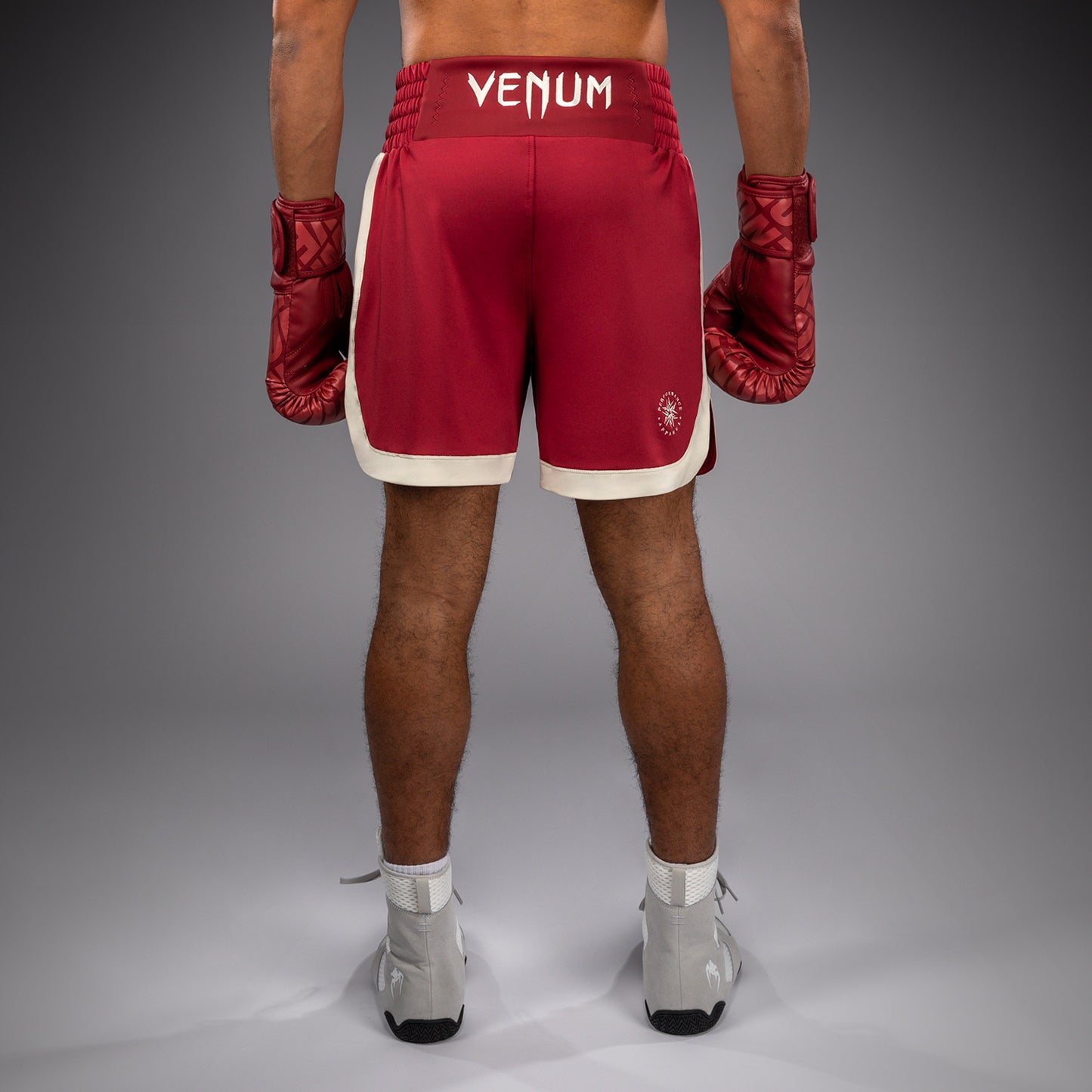 Venum Classic Boksshort – Robijnrood/Ivoor