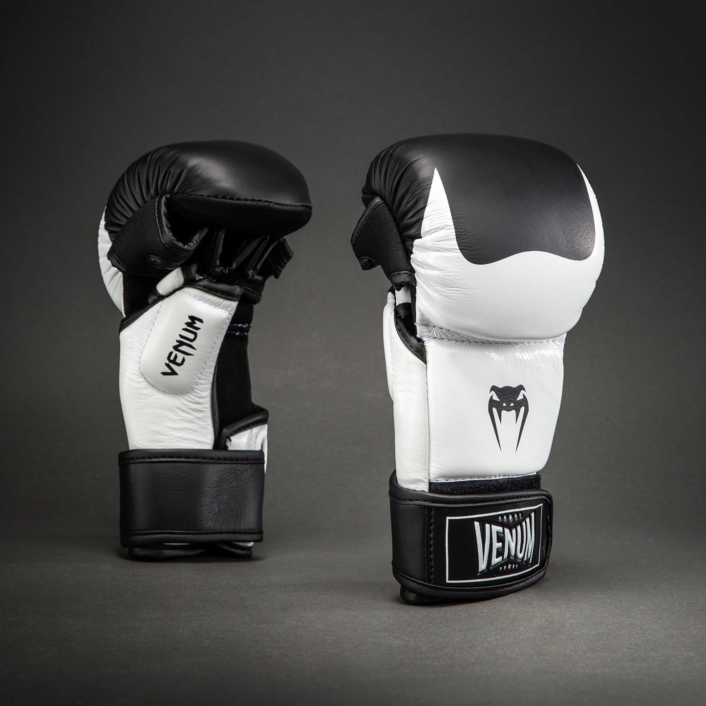 Venum Attack 2.0 Leren Sparring Handschoenen – Zwart/Wit