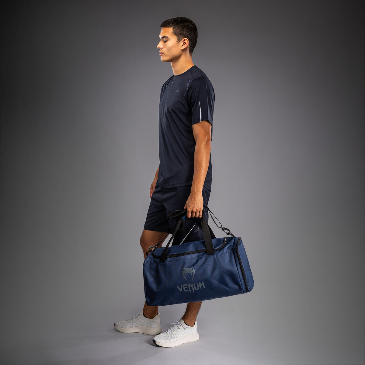 Venum Essential Sporttas (37 L) - Marineblauw