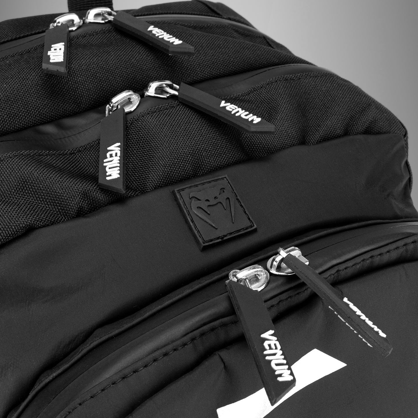 Venum Challenger Pro Evo Rugzak (20-25L) – Zwart/Wit