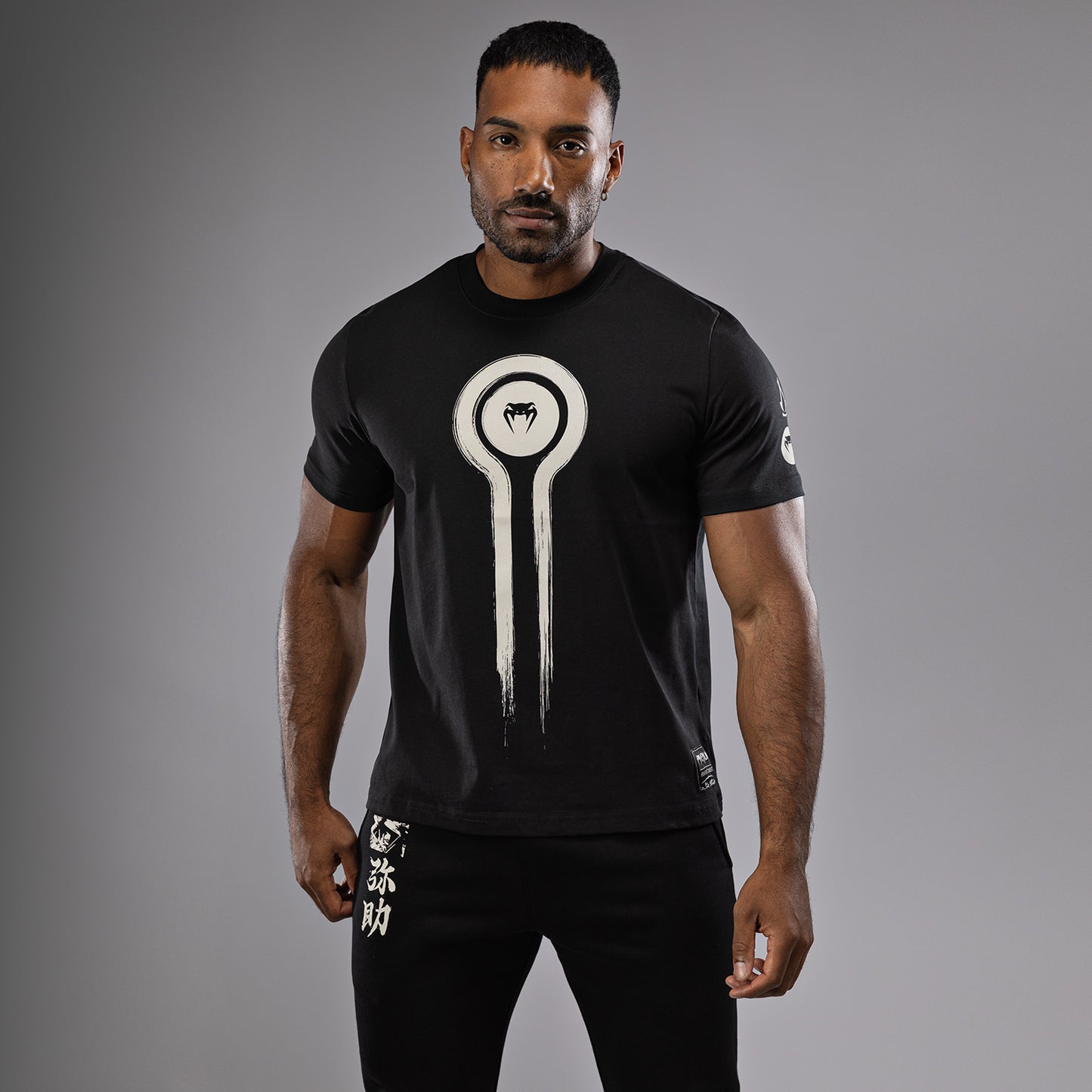 Venum x Assassin’s Creed Shadows T-shirt - Zwart