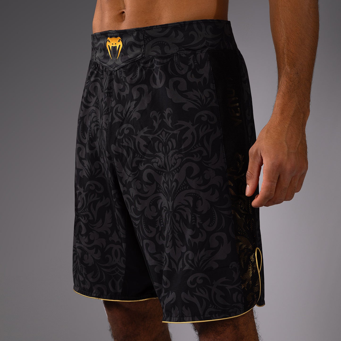 Venum x Topuria Unmatched Edition Vecht Shorts - Zwart/Goud