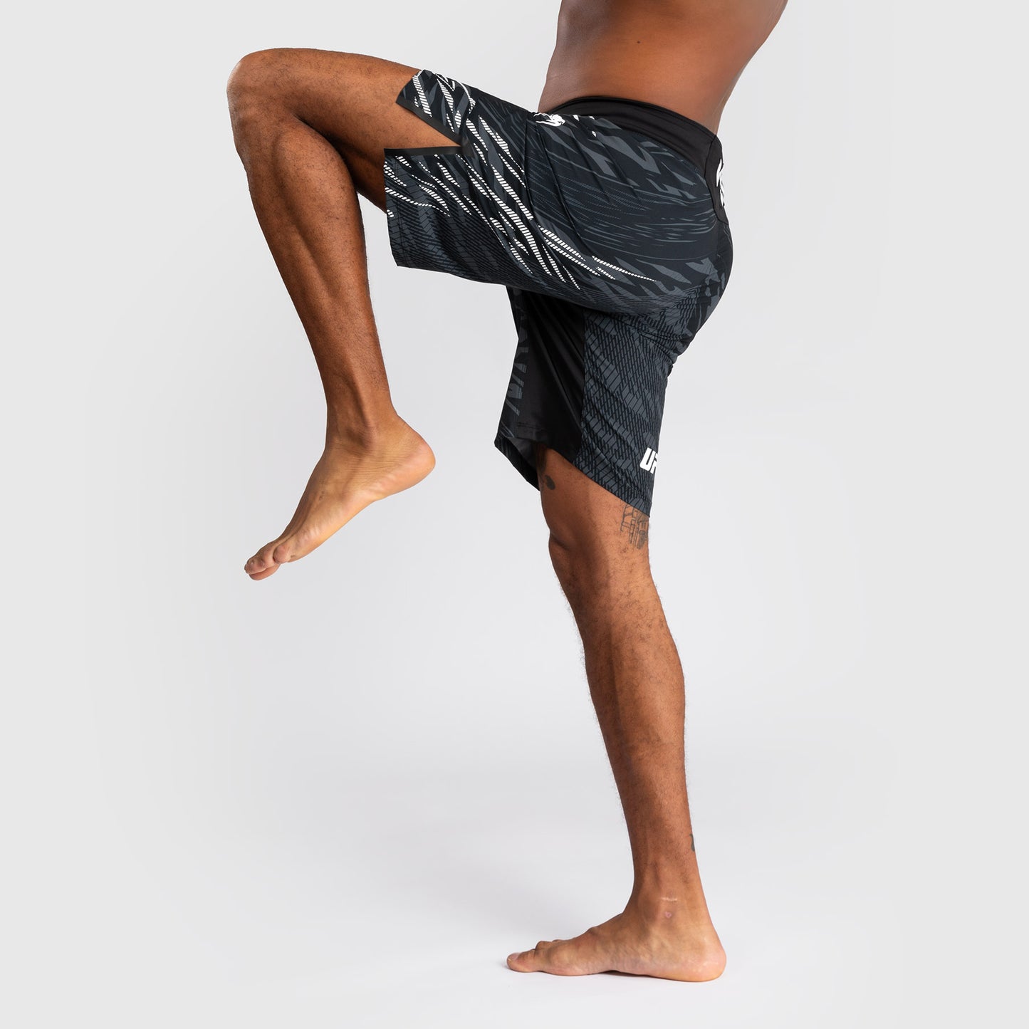 UFC Fusion by Venum Personalized Authentic Fight Night Fight Shorts voor Heren - Lang Fit - Zwart