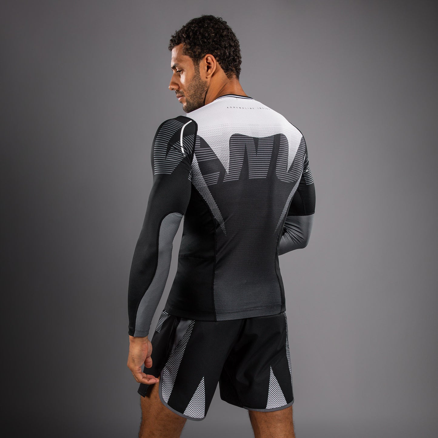 Venum Adrenaline Lange Mouwen Rashguard – Zwart/Zilvergrijs