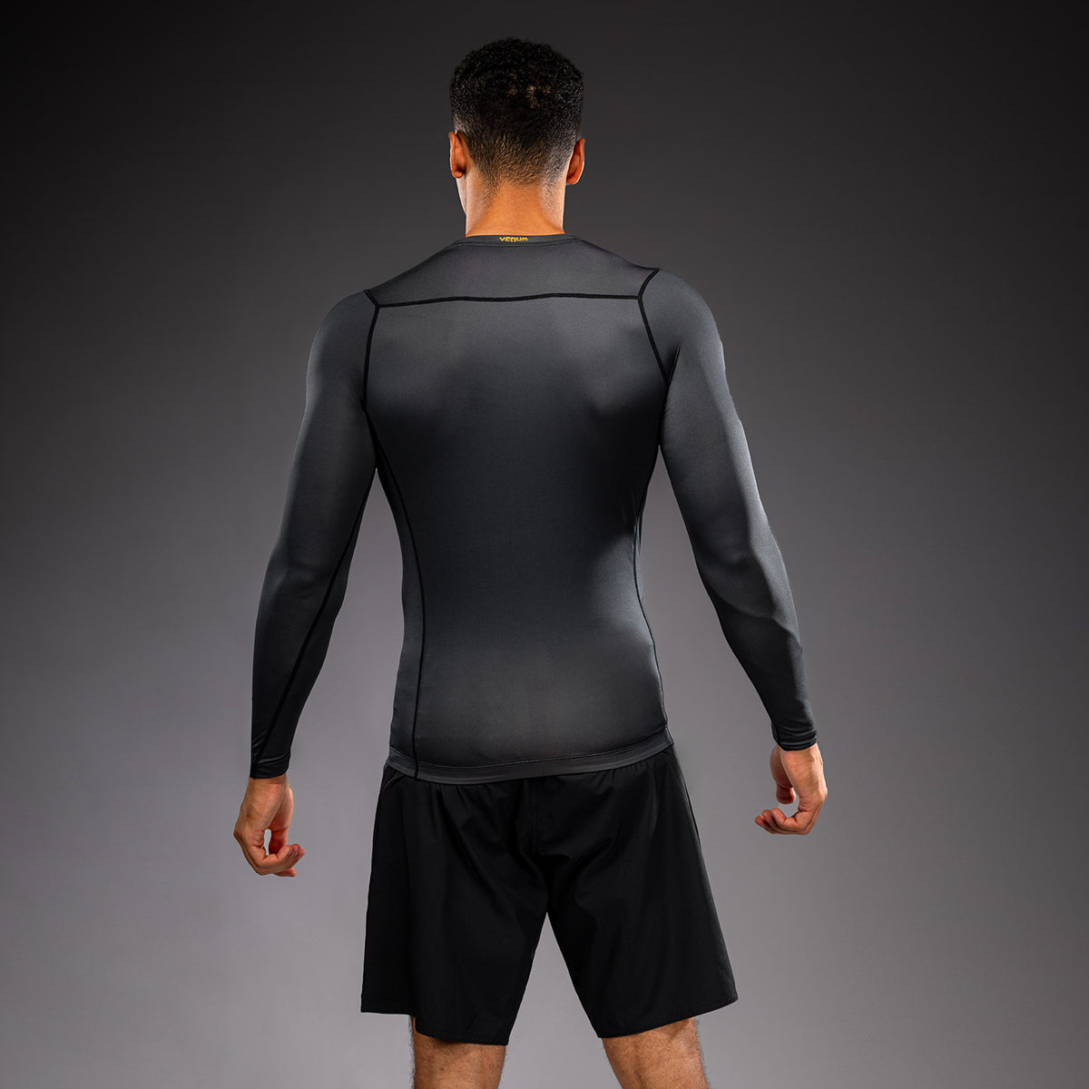 Venum Attack Rashguard met lange mouwen - Zwart/Goud
